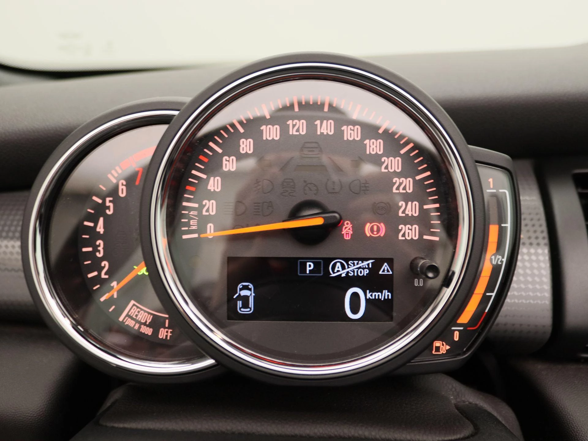 MINI-Cooper Cabrio-image-8
