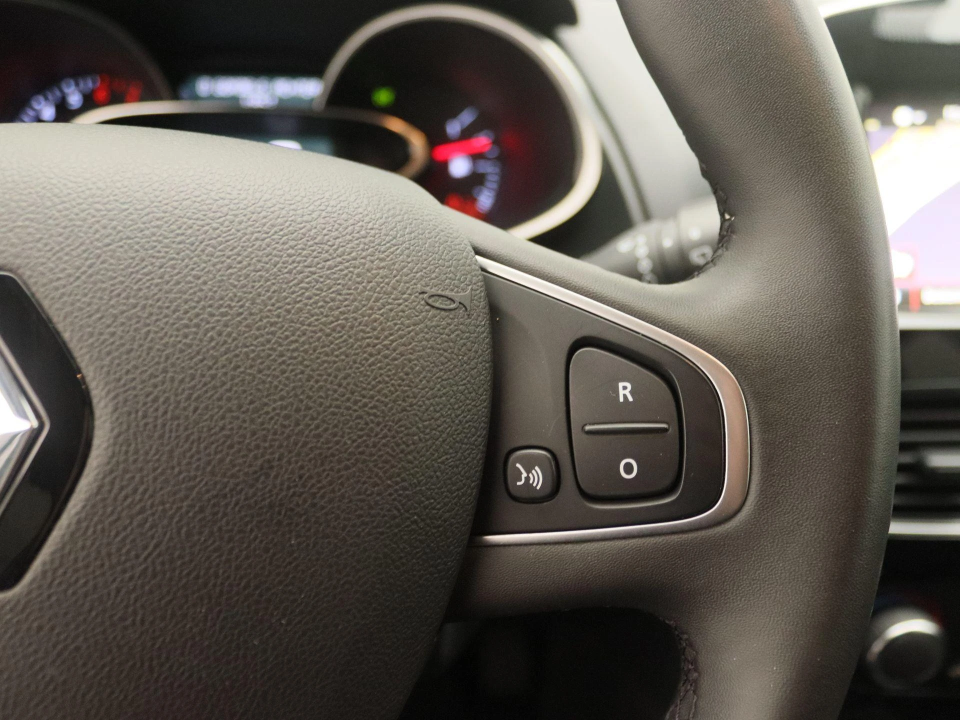 Renault-Clio-image-16