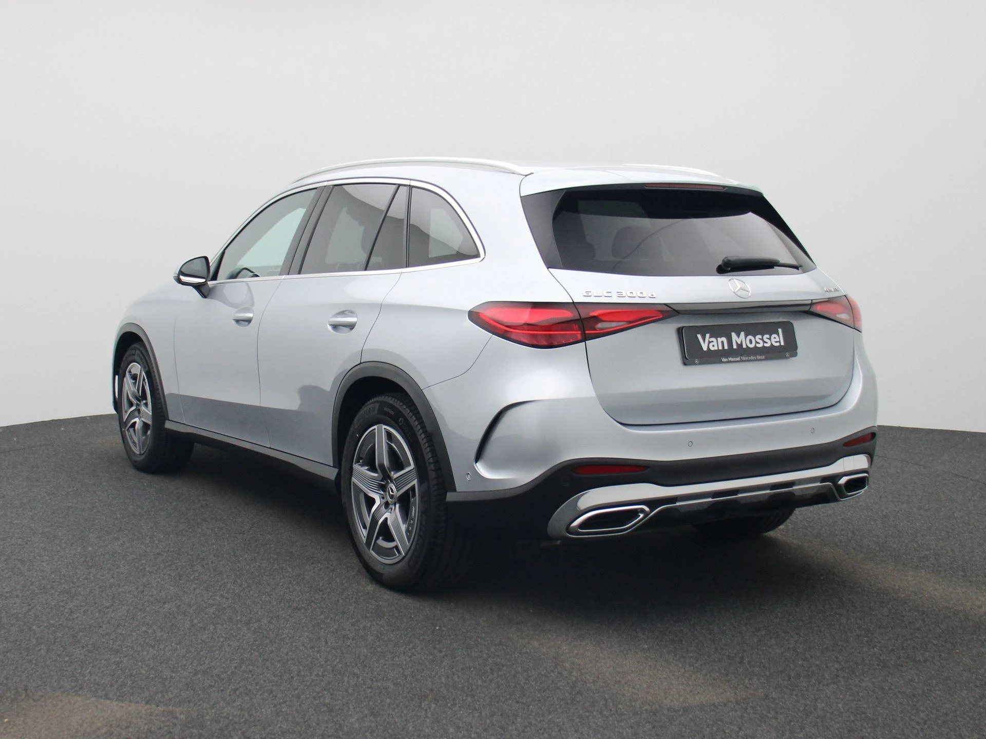 Mercedes-Benz-GLC-image-1