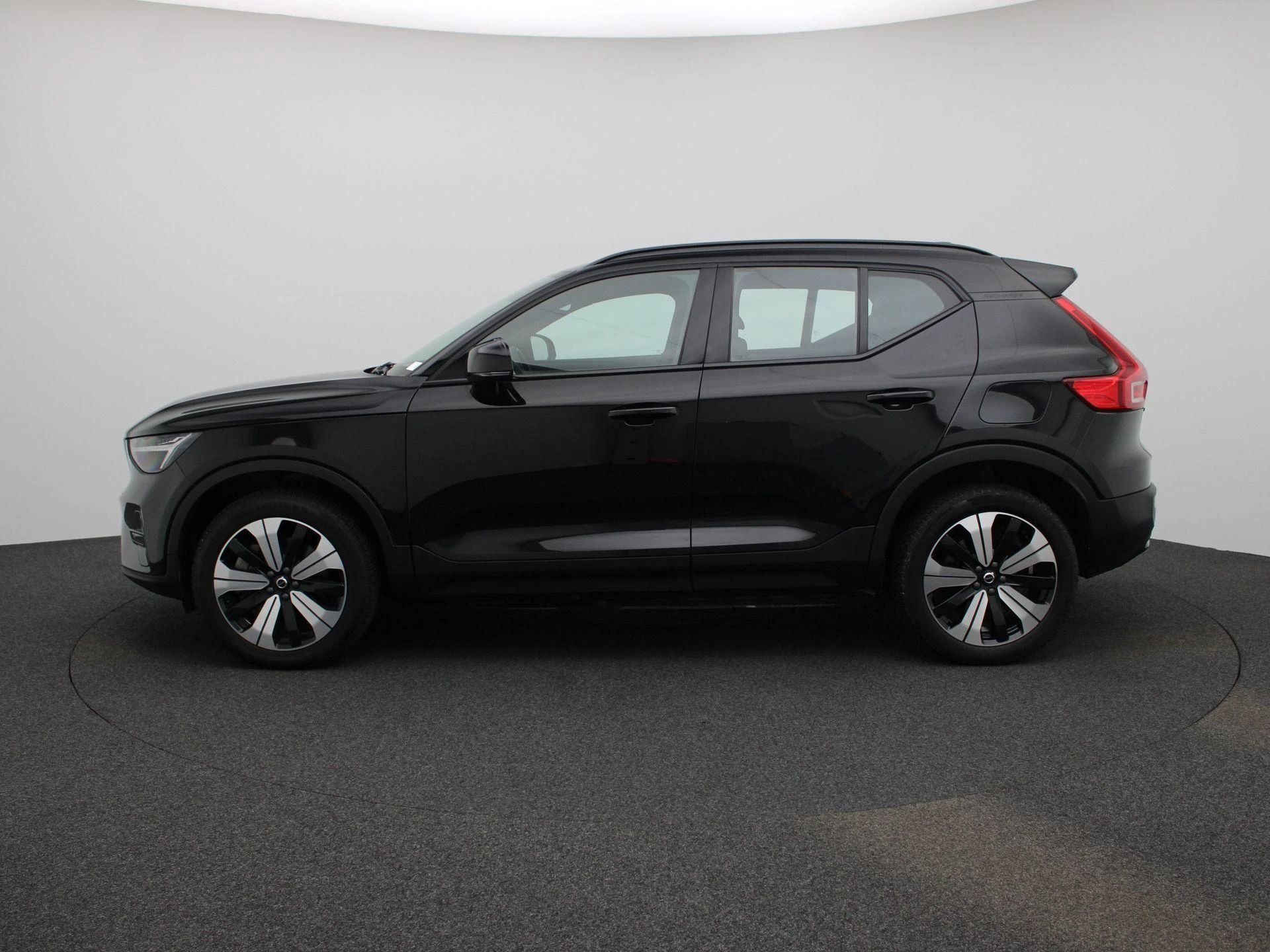 Volvo-XC40-image-3
