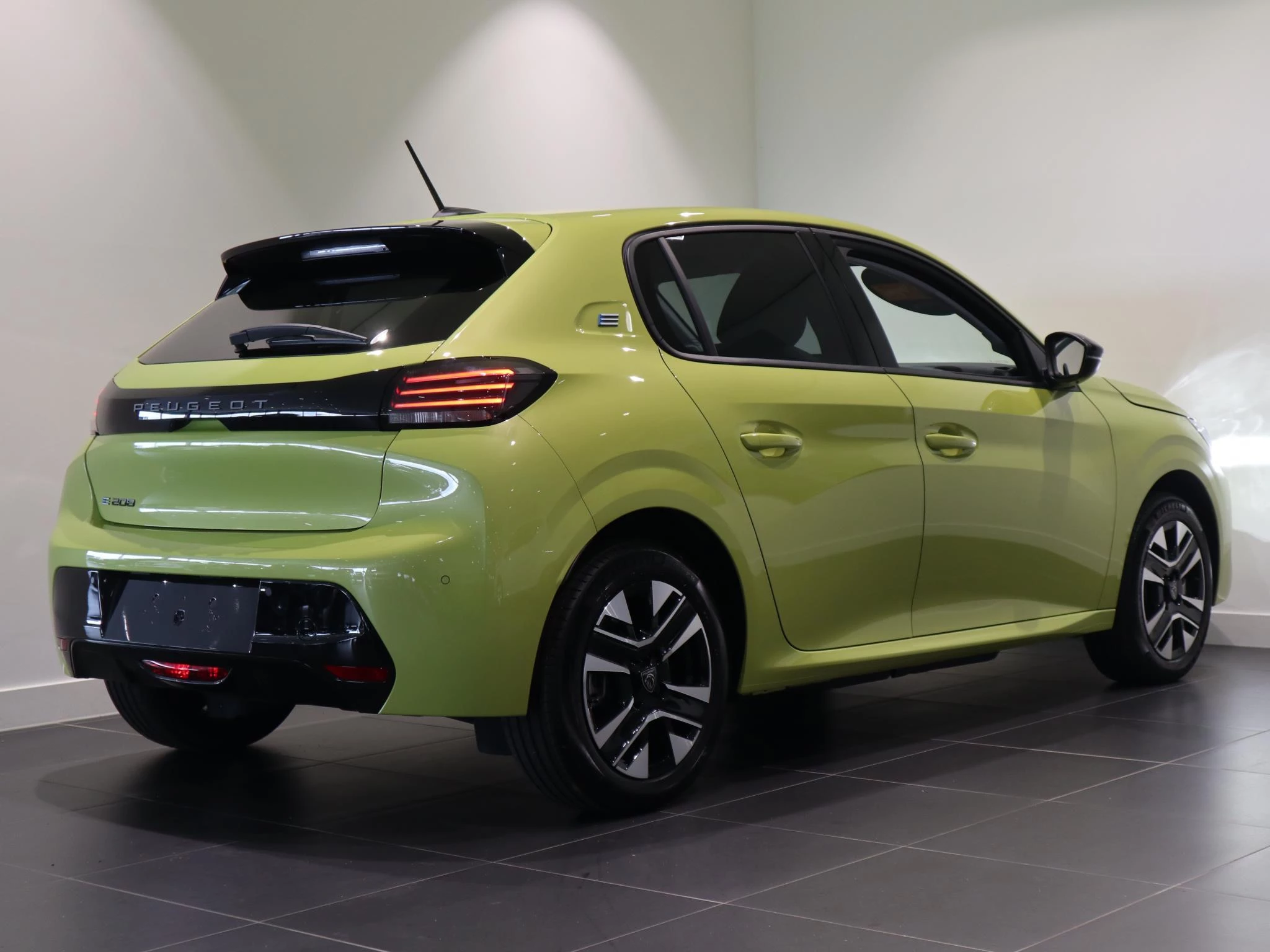 Peugeot e-208