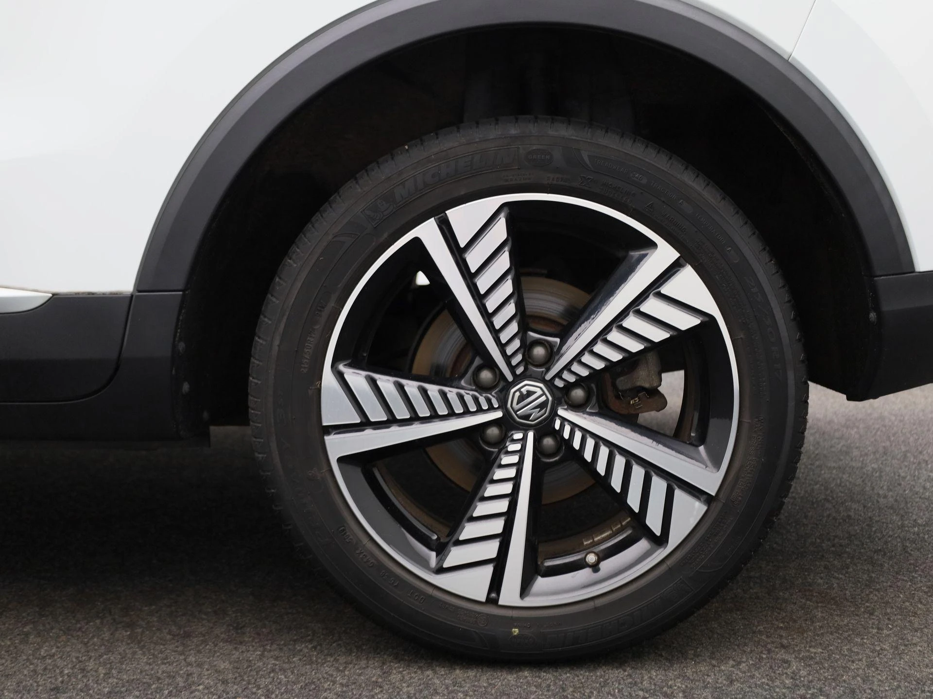 MG-ZS EV-image-12