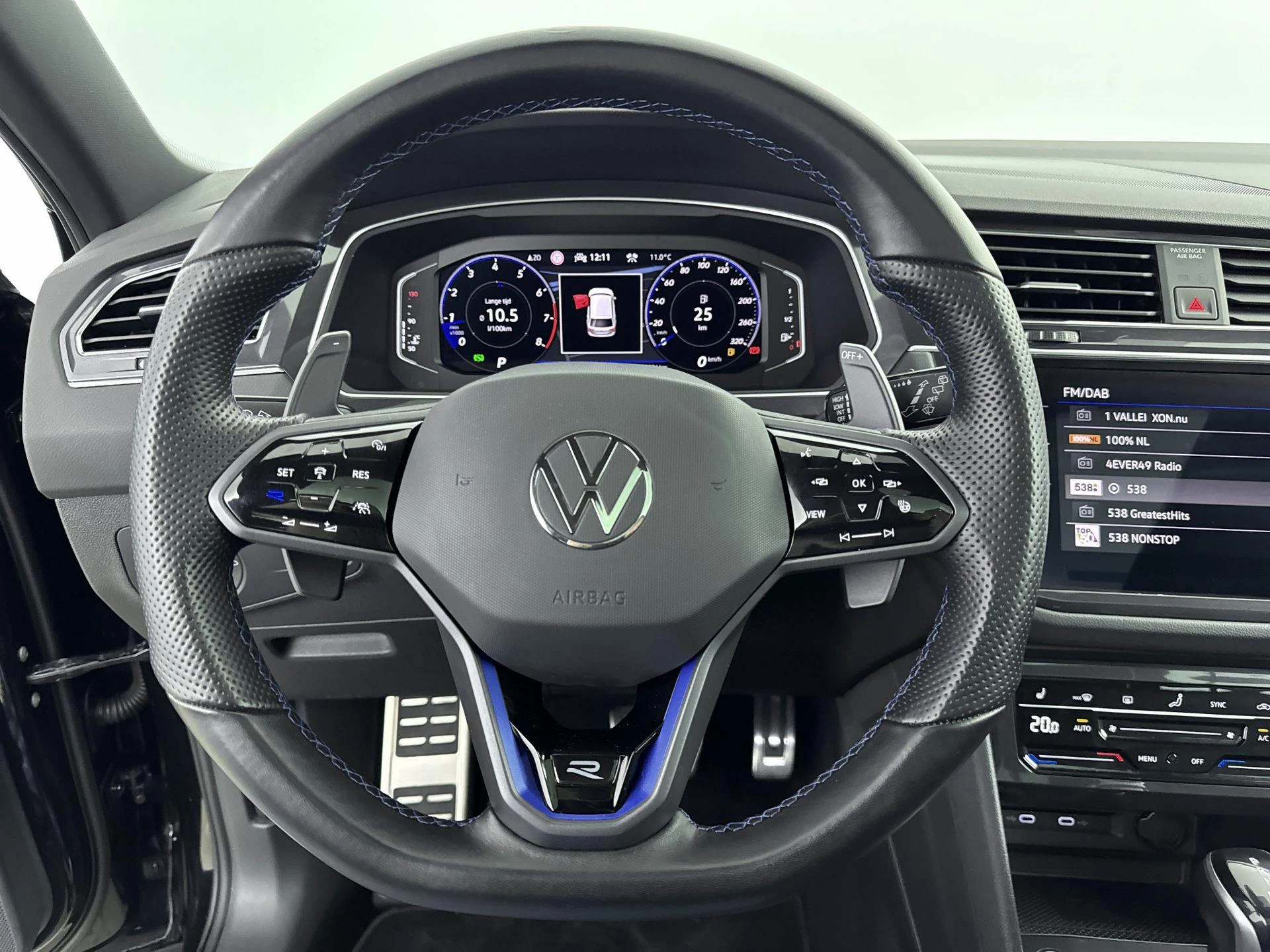 Volkswagen-Tiguan-image-13