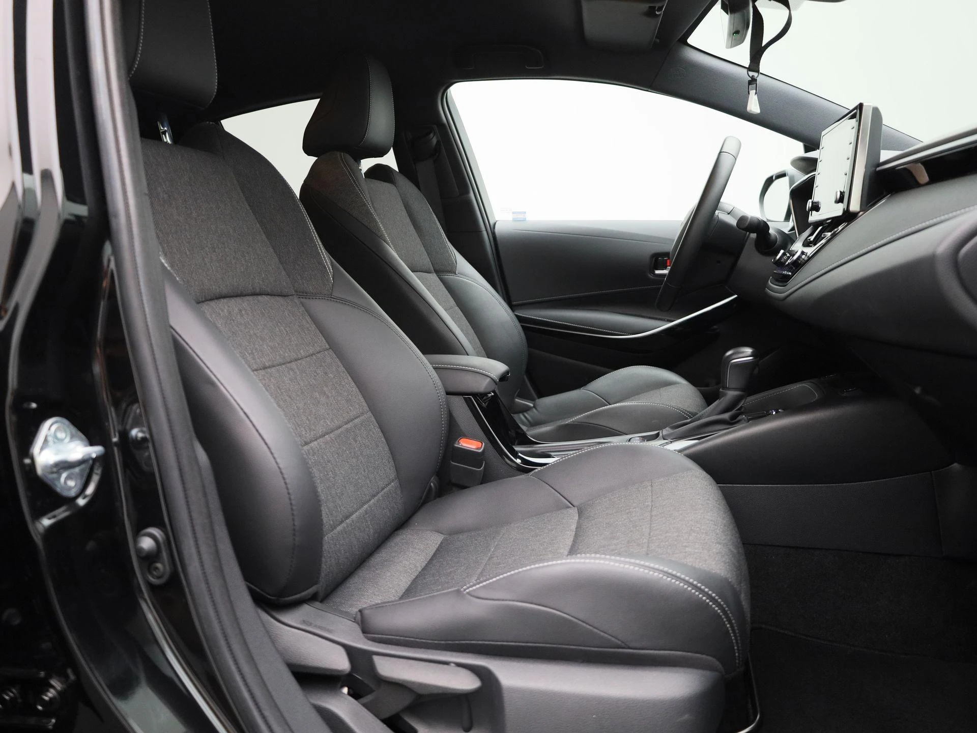 Toyota Corolla 1.8 Hybrid Business Plus