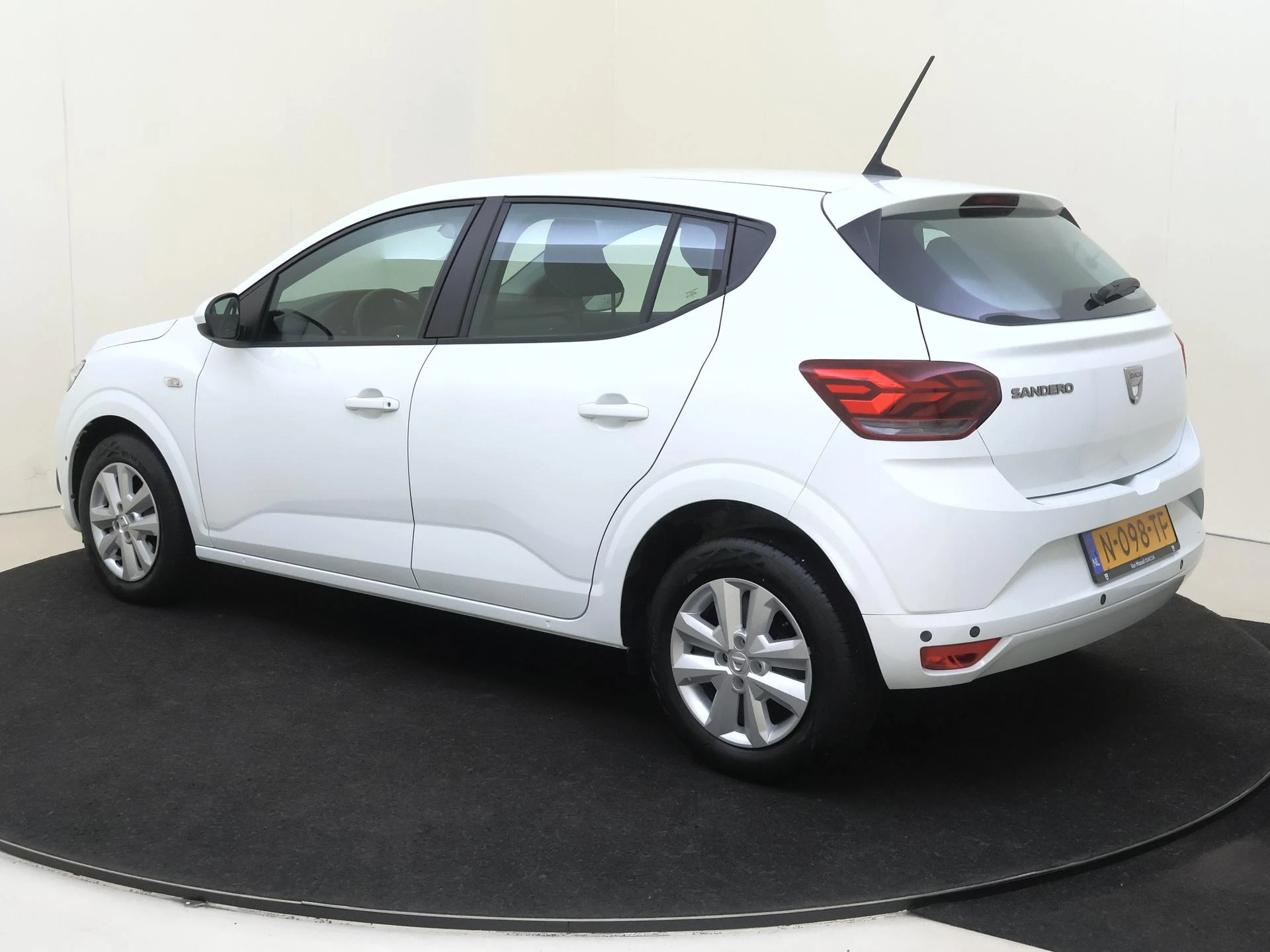 Dacia-Sandero-image-2