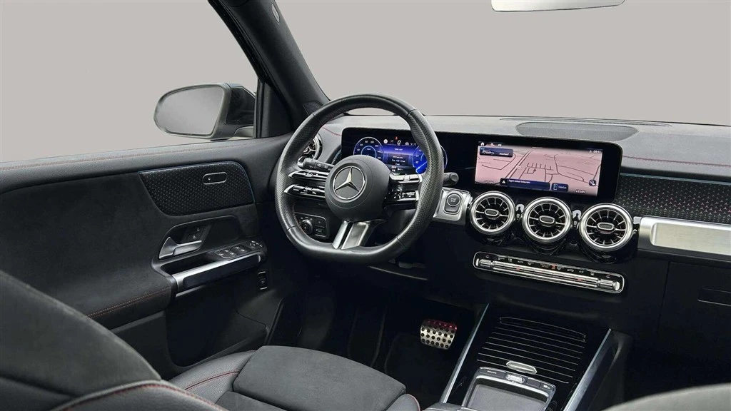 Mercedes-Benz-EQB-image-13
