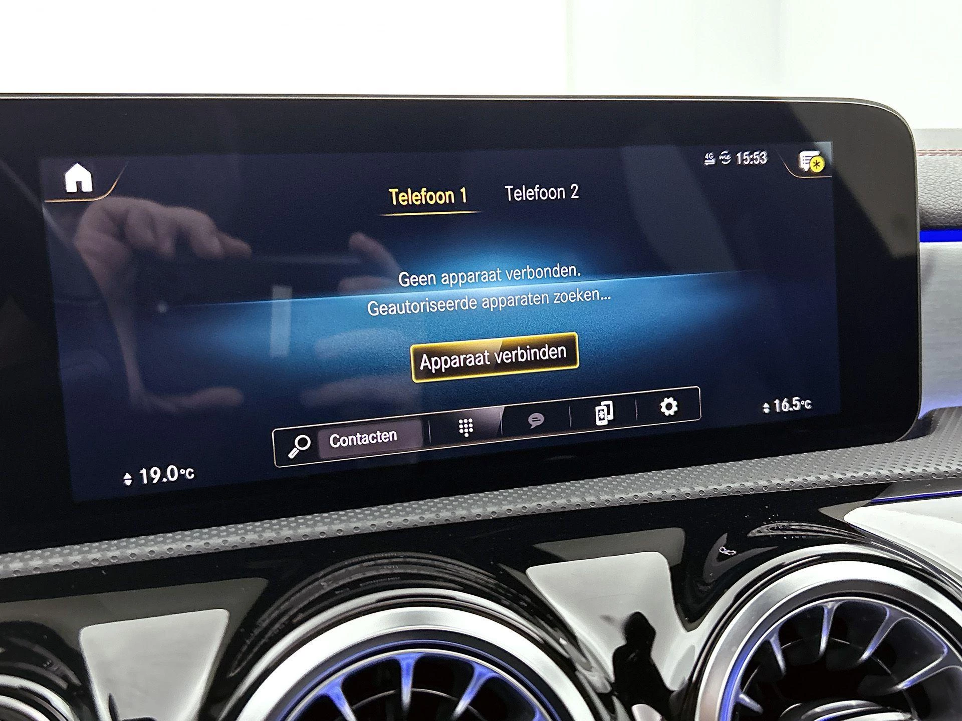 Mercedes-Benz-CLA-image-19