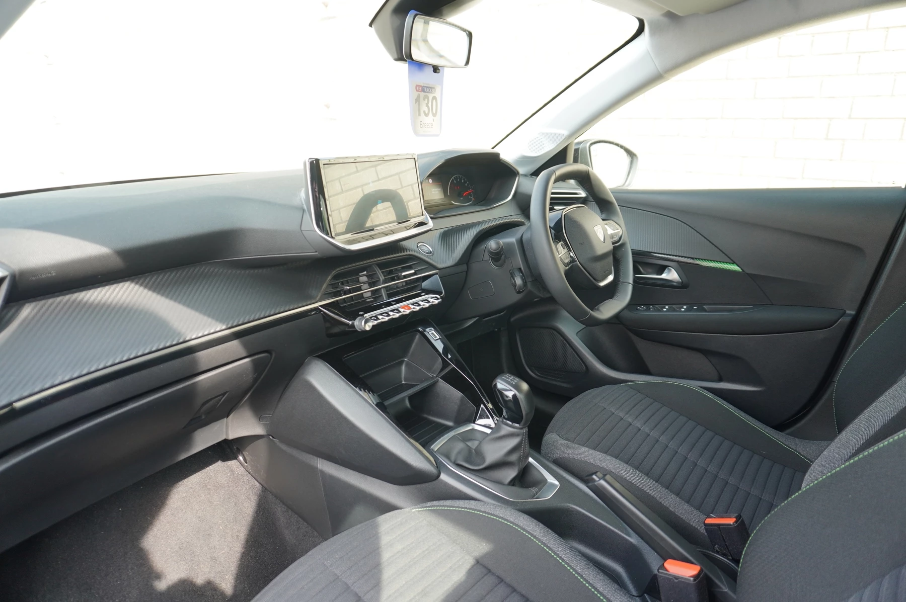 Peugeot-208-image-1