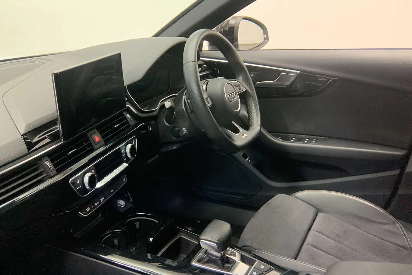 Audi-A4-image-1