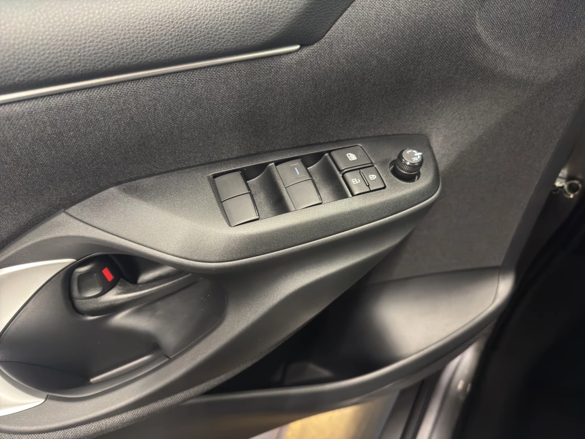 Mazda-2 Hybrid-image-15