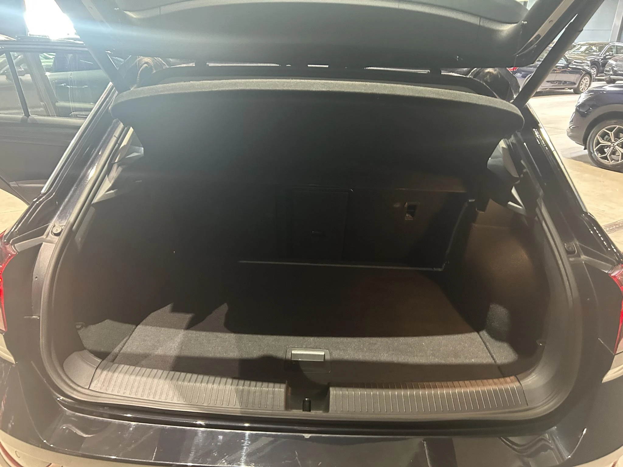Volkswagen-T-Roc-image-16