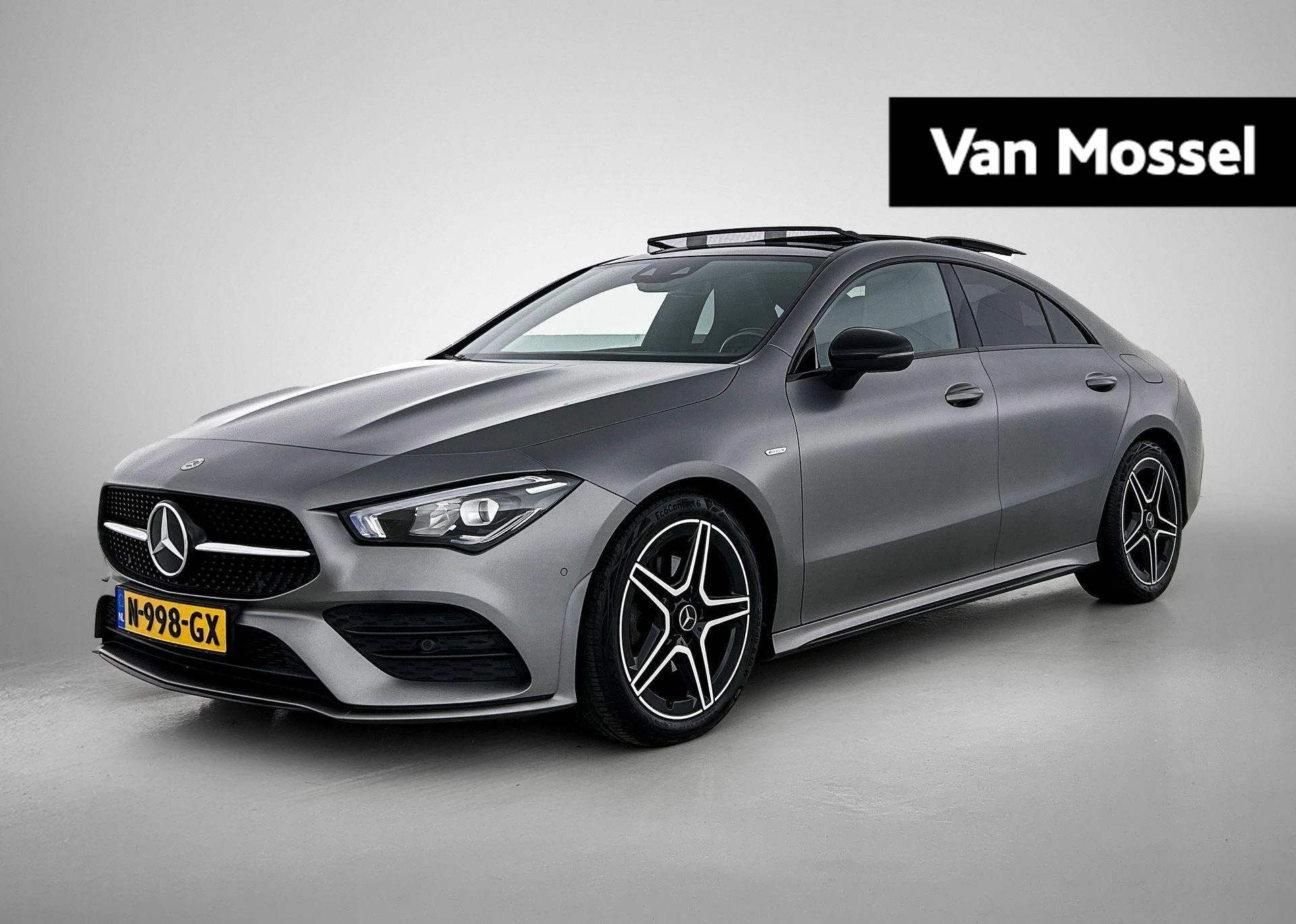 Mercedes-Benz-CLA-image-0