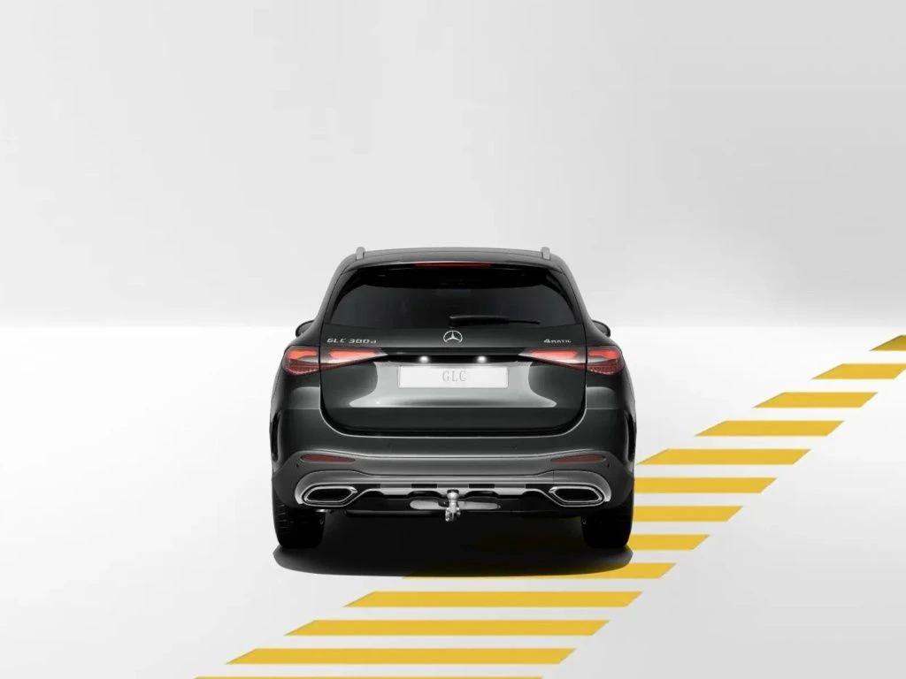 Mercedes-Benz-GLC 300 d-image-5