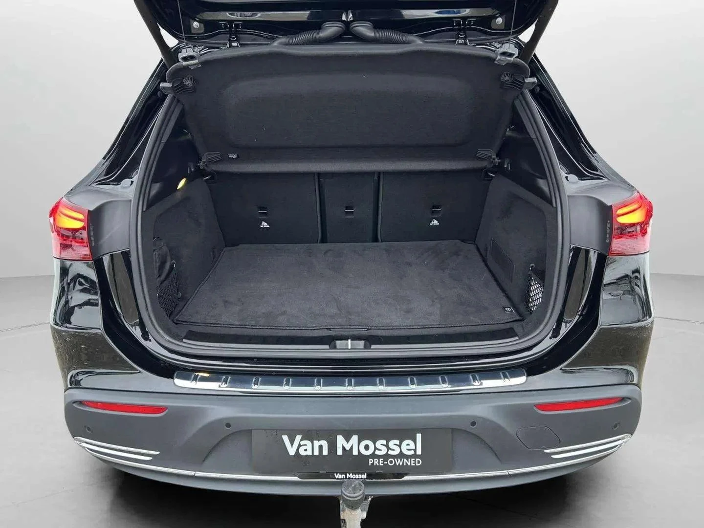 Mercedes-Benz-EQA-image-20