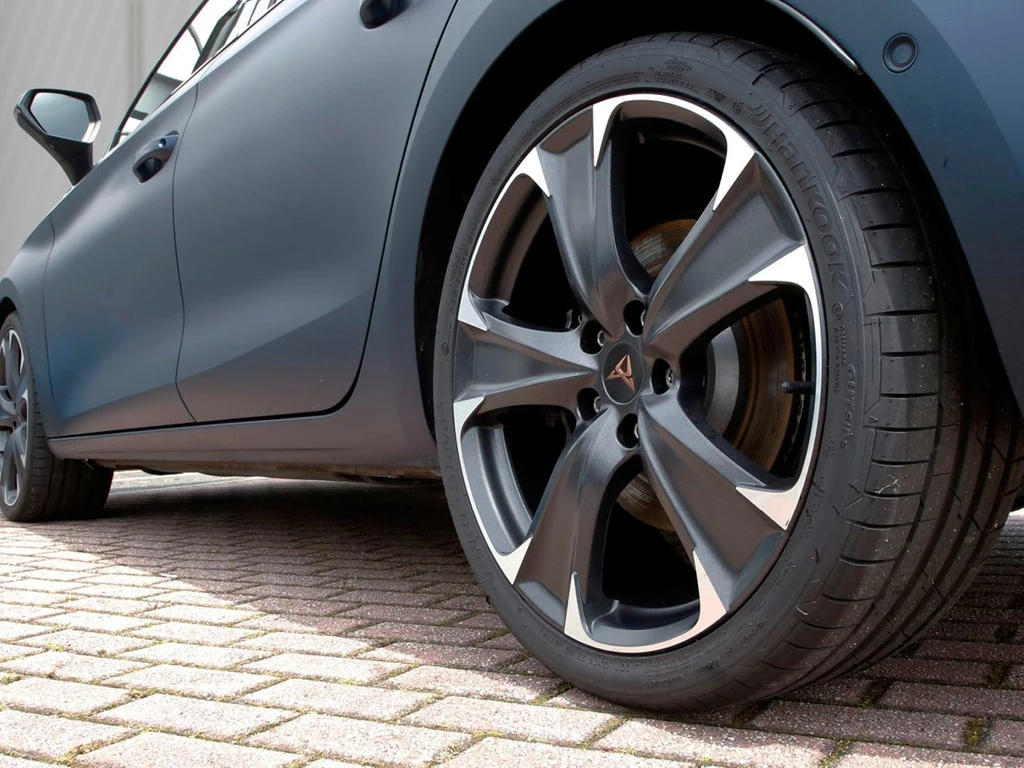 CUPRA Leon VZ 2.0 TSI 19" BEATS Leder Pano Navi+VC ACC LED RFK+PDC SHZ