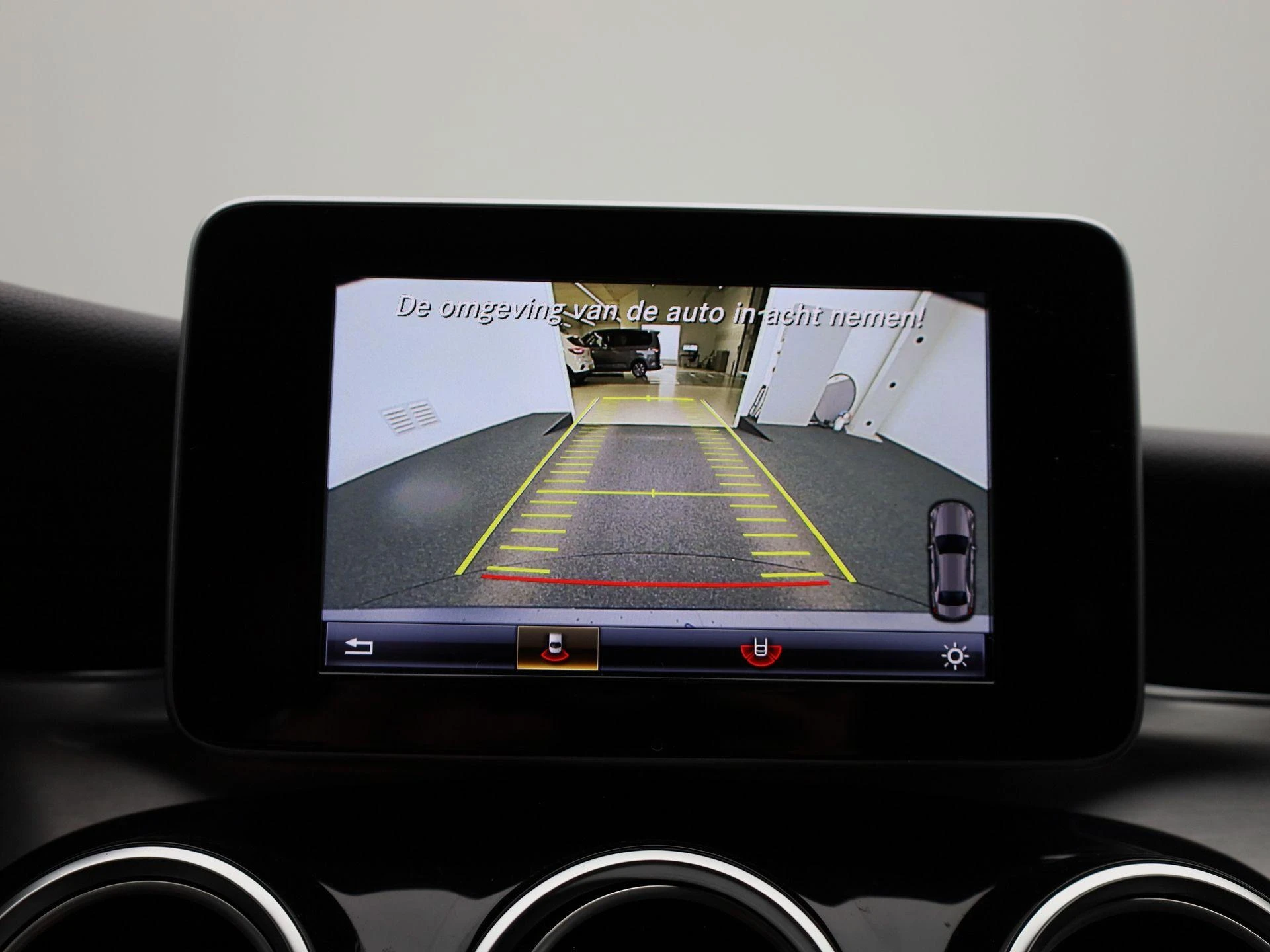 Mercedes-Benz-C-Klasse-image-22