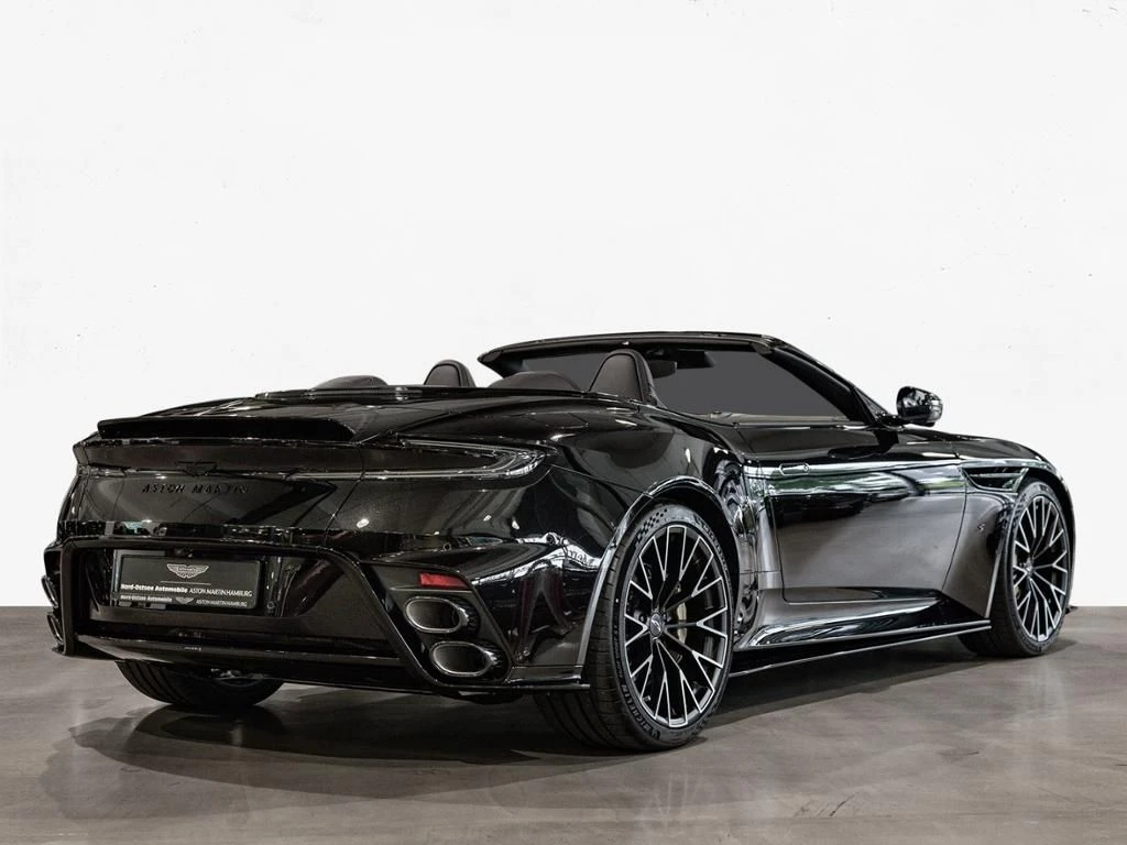 Aston Martin-DB12-image-17