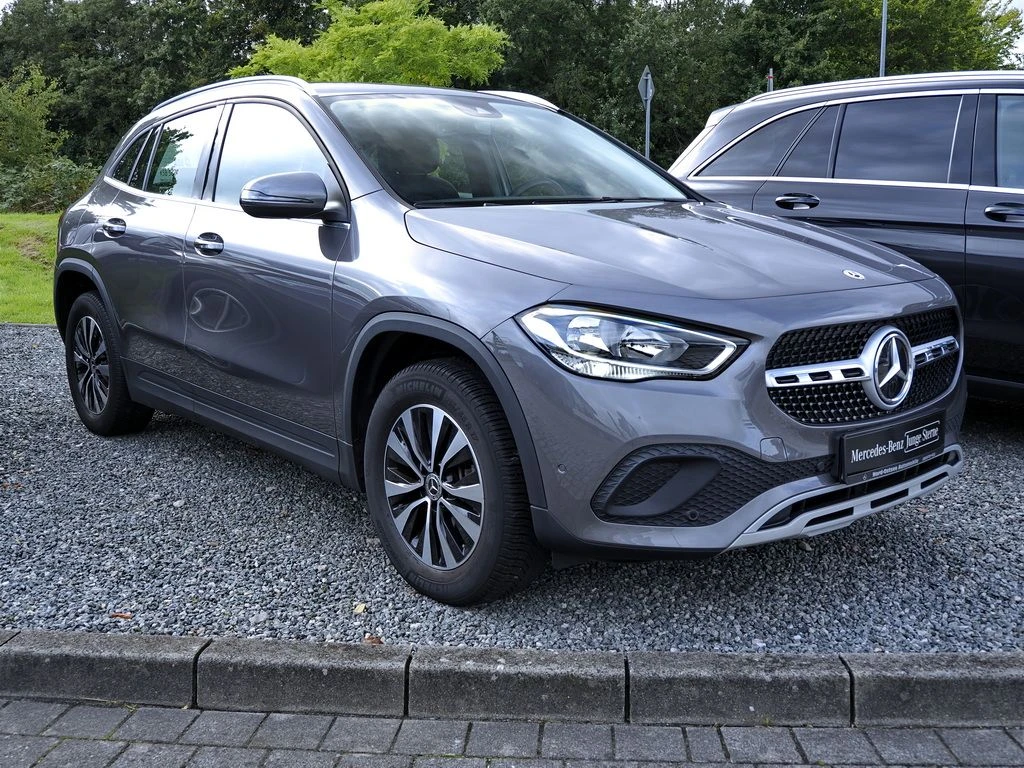 Mercedes-Benz-GLA 250 e-image-4