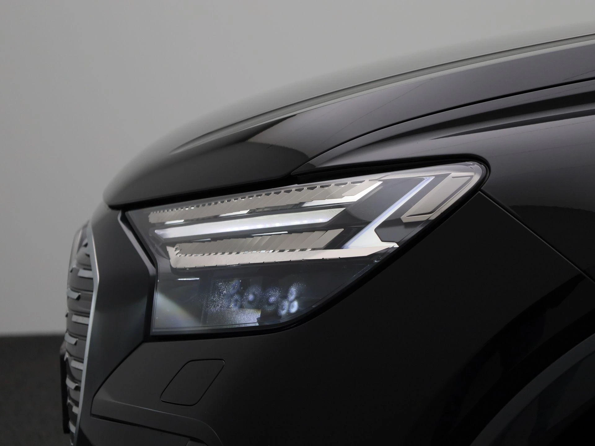 Audi-Q4 e-tron-image-16
