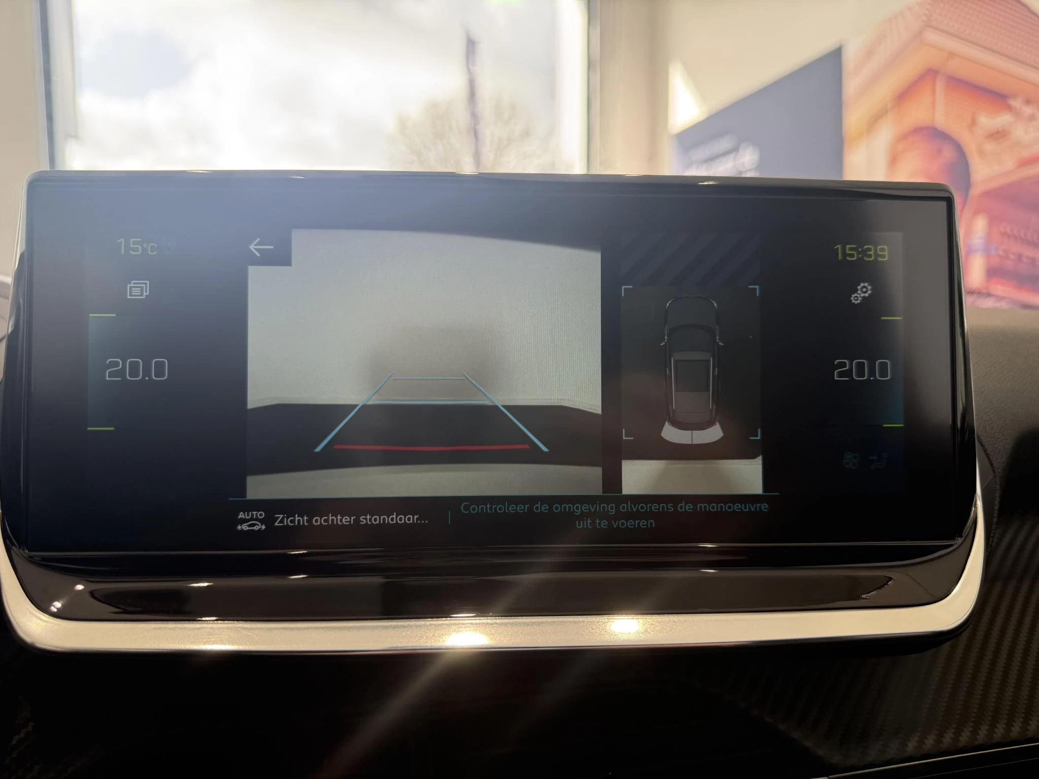 Peugeot-e-2008-image-14