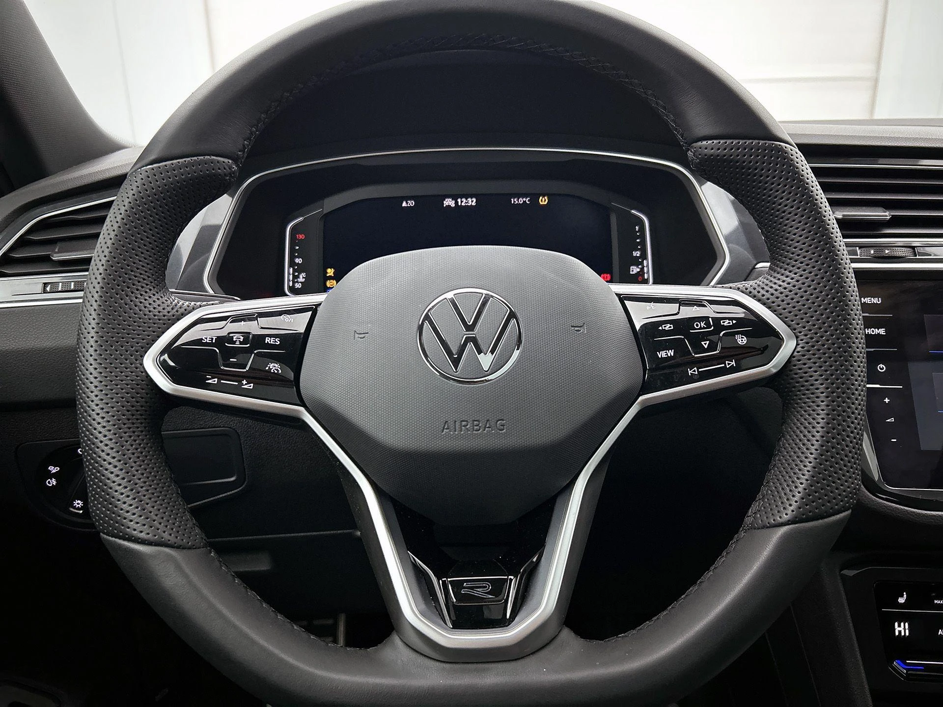Volkswagen-Tiguan-image-35