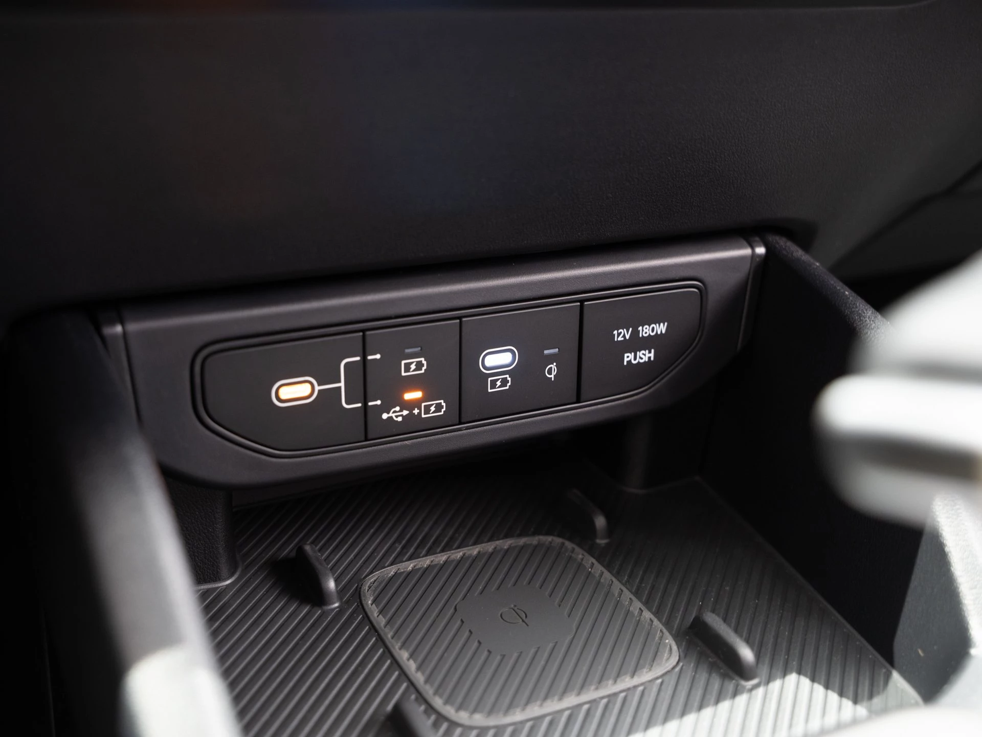 Kia K4 Spirit 1.6 T-GDI 110 kW DCT Schräghecklimousine. 5-türig