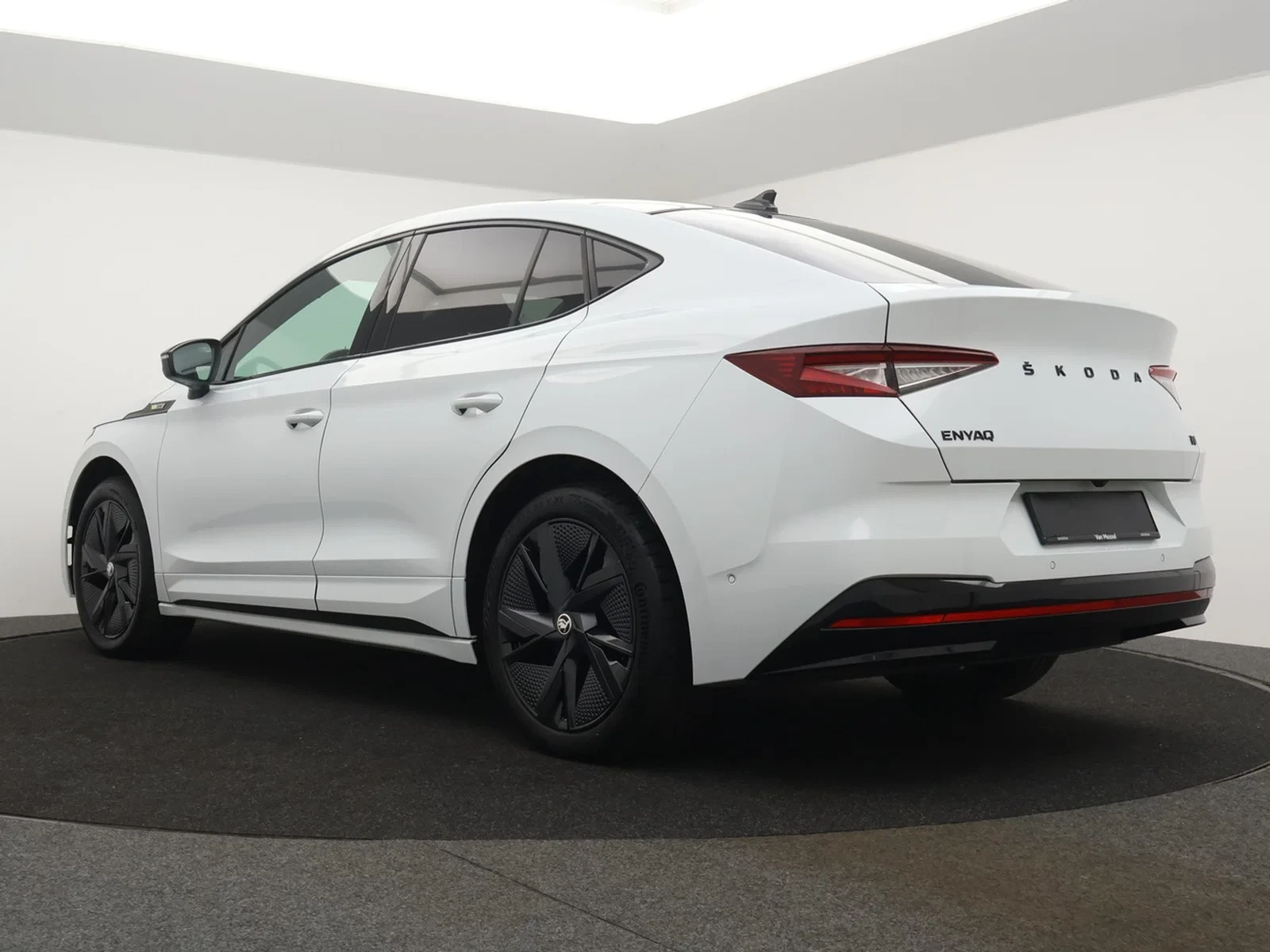 Škoda Enyaq Coupe RS Enyaq Coupe iV vRS 82kWh 299PK 4x4 *AUTOMAAT*SPORTZETELS*LEDER*PANODAK*CAMERA*PDC*CRUISE*KEYLESS*...