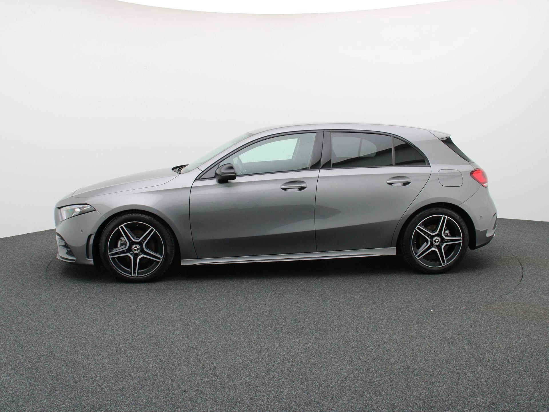 Mercedes-Benz-A-Klasse-image-3