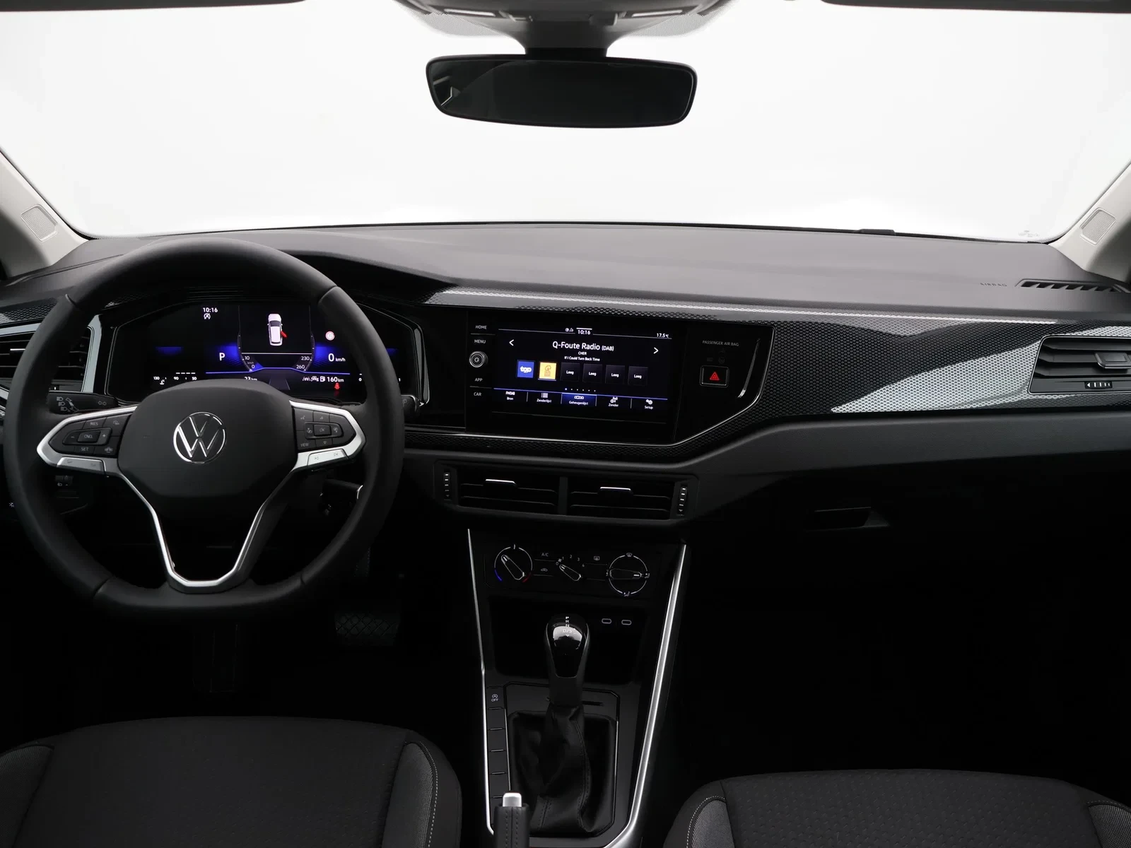 Volkswagen-Polo-image-10