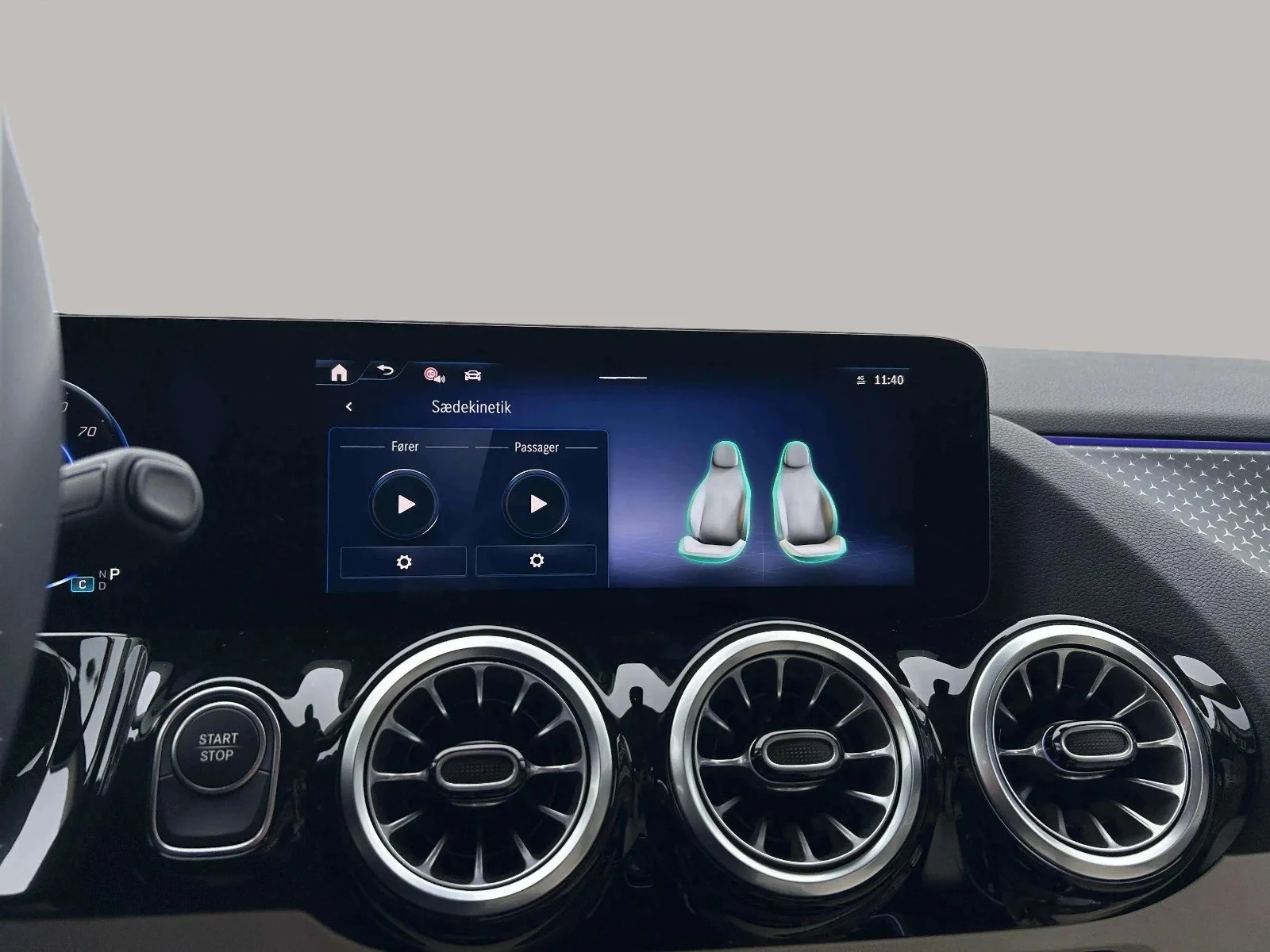 Mercedes-Benz-EQA-image-18