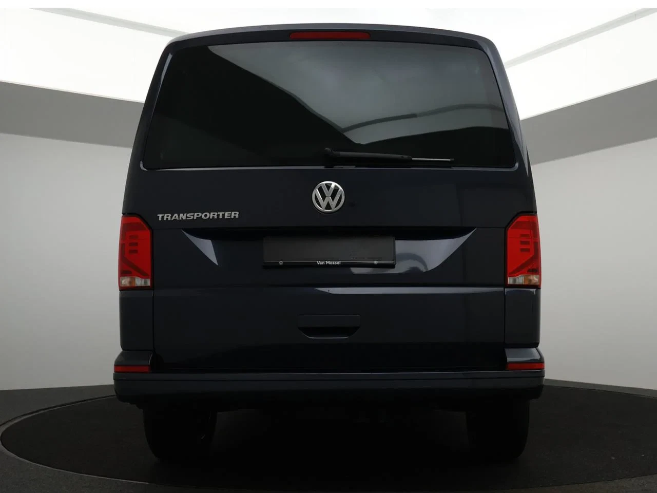 Volkswagen-Transporter-image-9