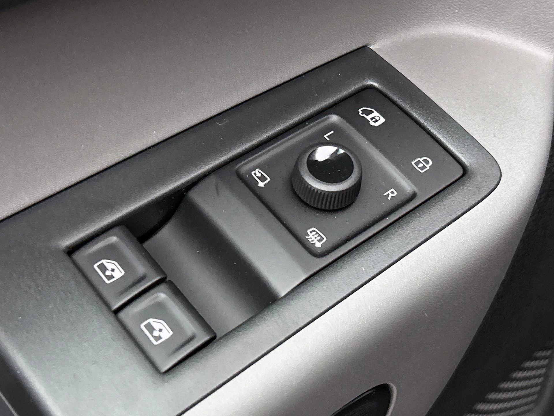 Volkswagen-ID. Buzz Cargo-image-13