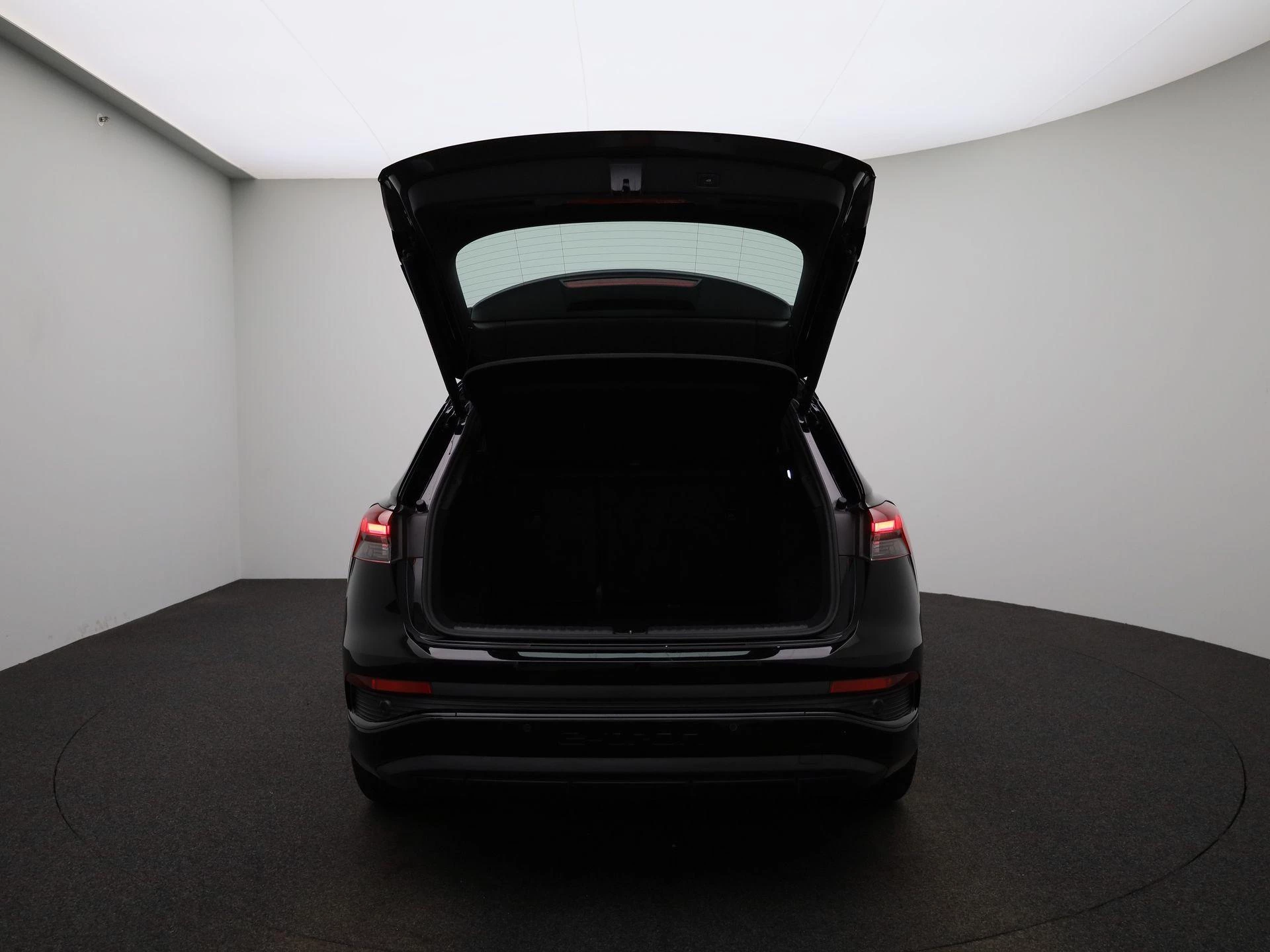Audi-Q4 e-tron-image-10