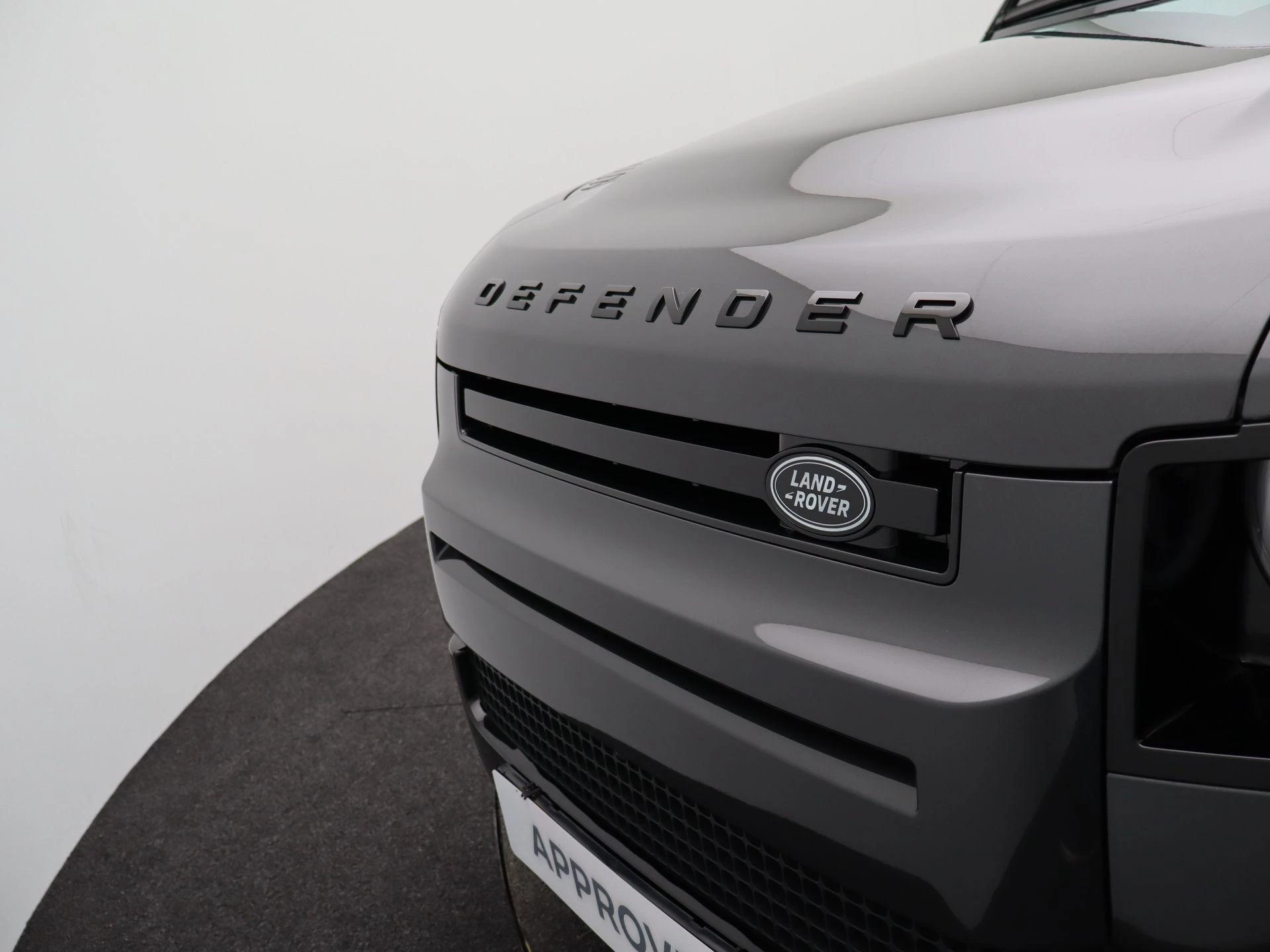 Land Rover Defender 110 2.0 P300e 110 Dynamic Edition