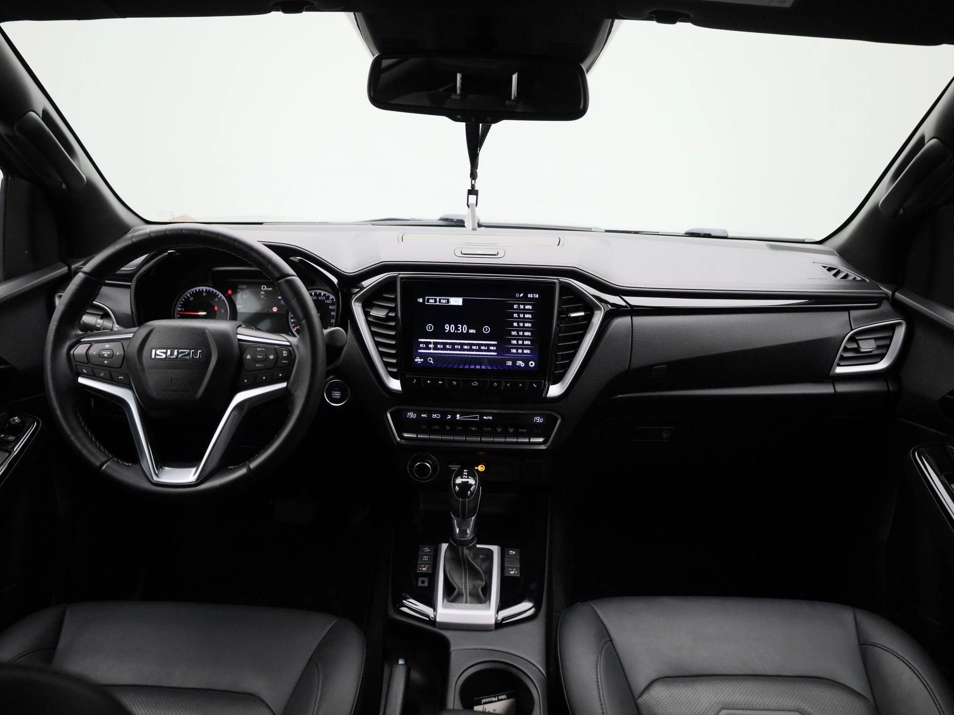 Isuzu-D-Max-image-40