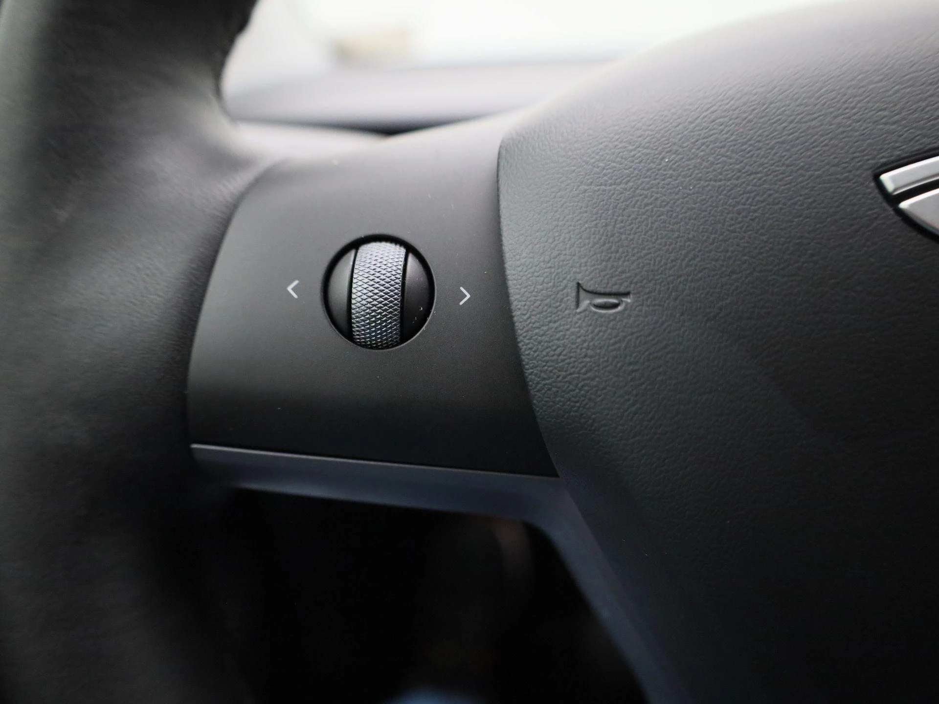 Tesla-Model Y-image-19