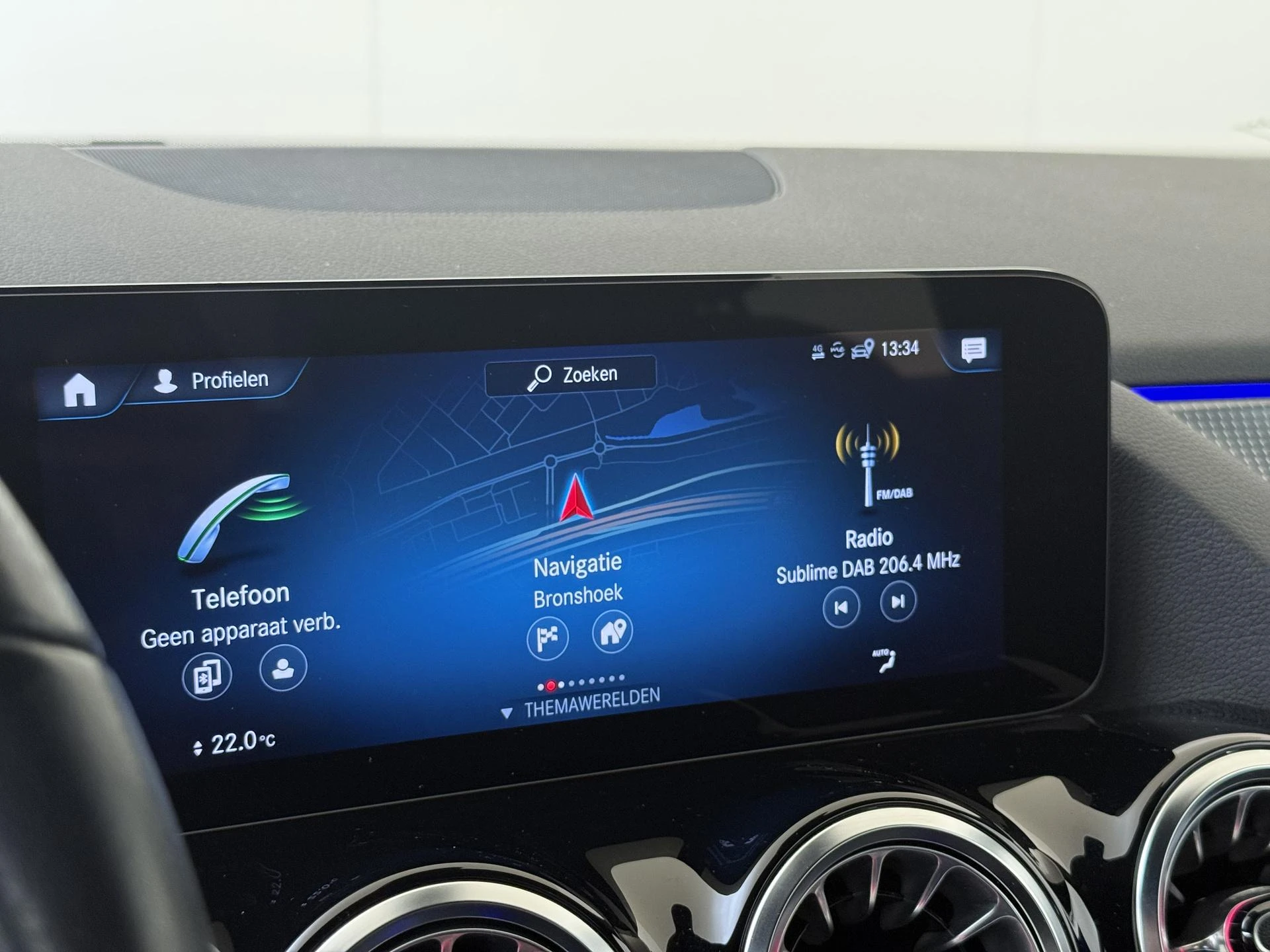 Mercedes-Benz-EQA-image-16