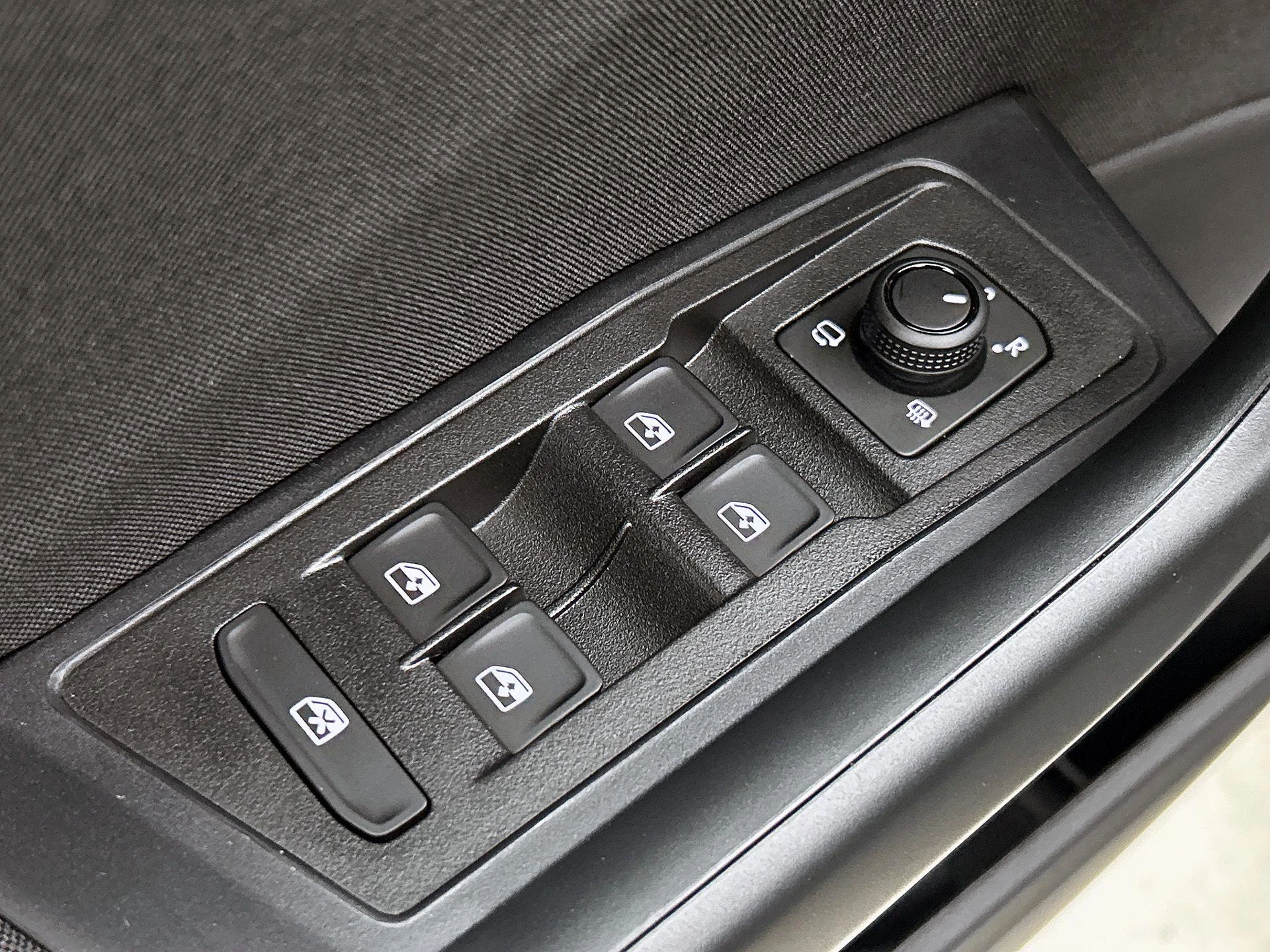Volkswagen T-Roc 1.0 TSI Life Edition | 116 PK |