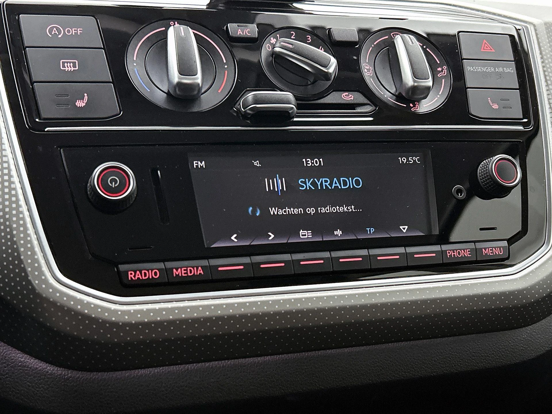 Volkswagen-up!-image-18