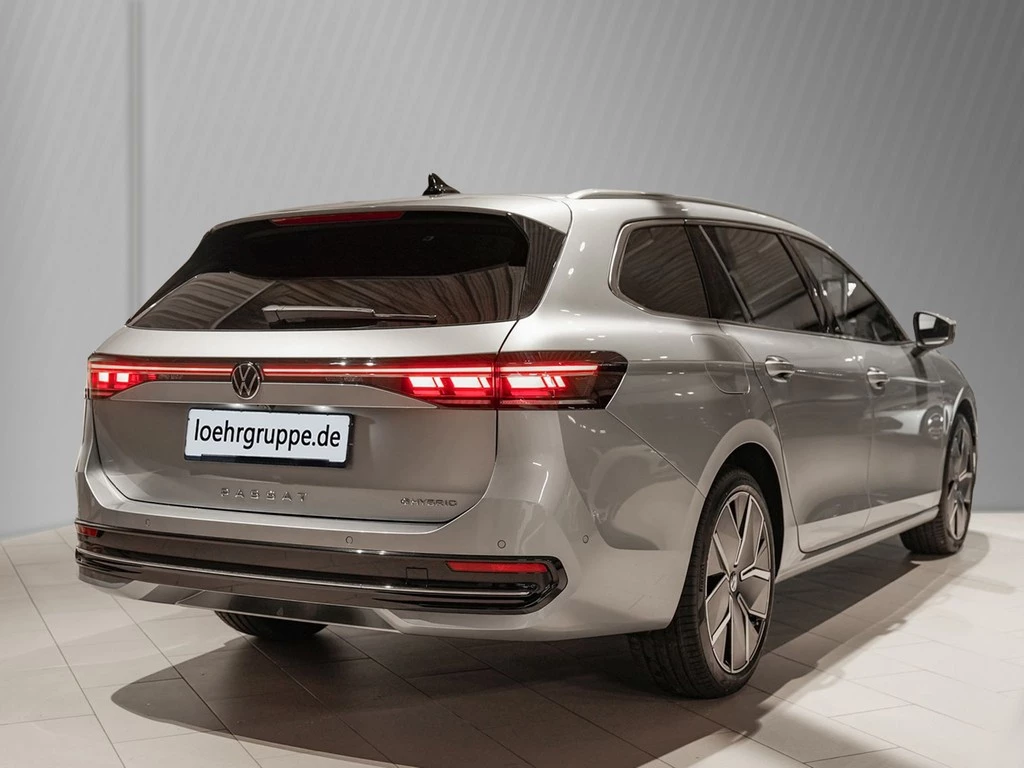 Volkswagen Passat 1,5 l eHybrid DSG Elegance AHK WR PANO