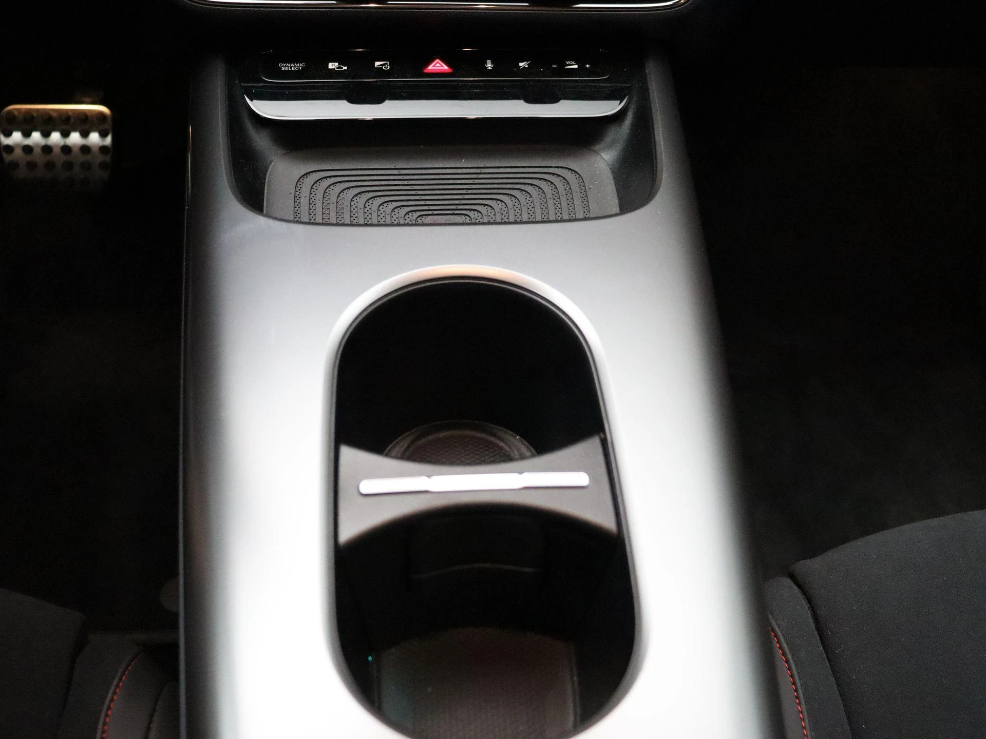 Mercedes-Benz-CLA-image-20