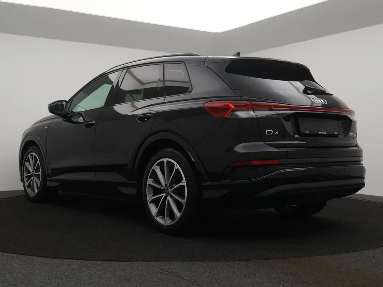 Audi Q4 e-tron Audi Q4 3X-S line 45e-tron QUATTRO 265PK *AUTOMAAT*PANODAK*LEDER*ALCANTARA*CAMERA*ACC*PDC*NAVI*APP-CONNECT*...*