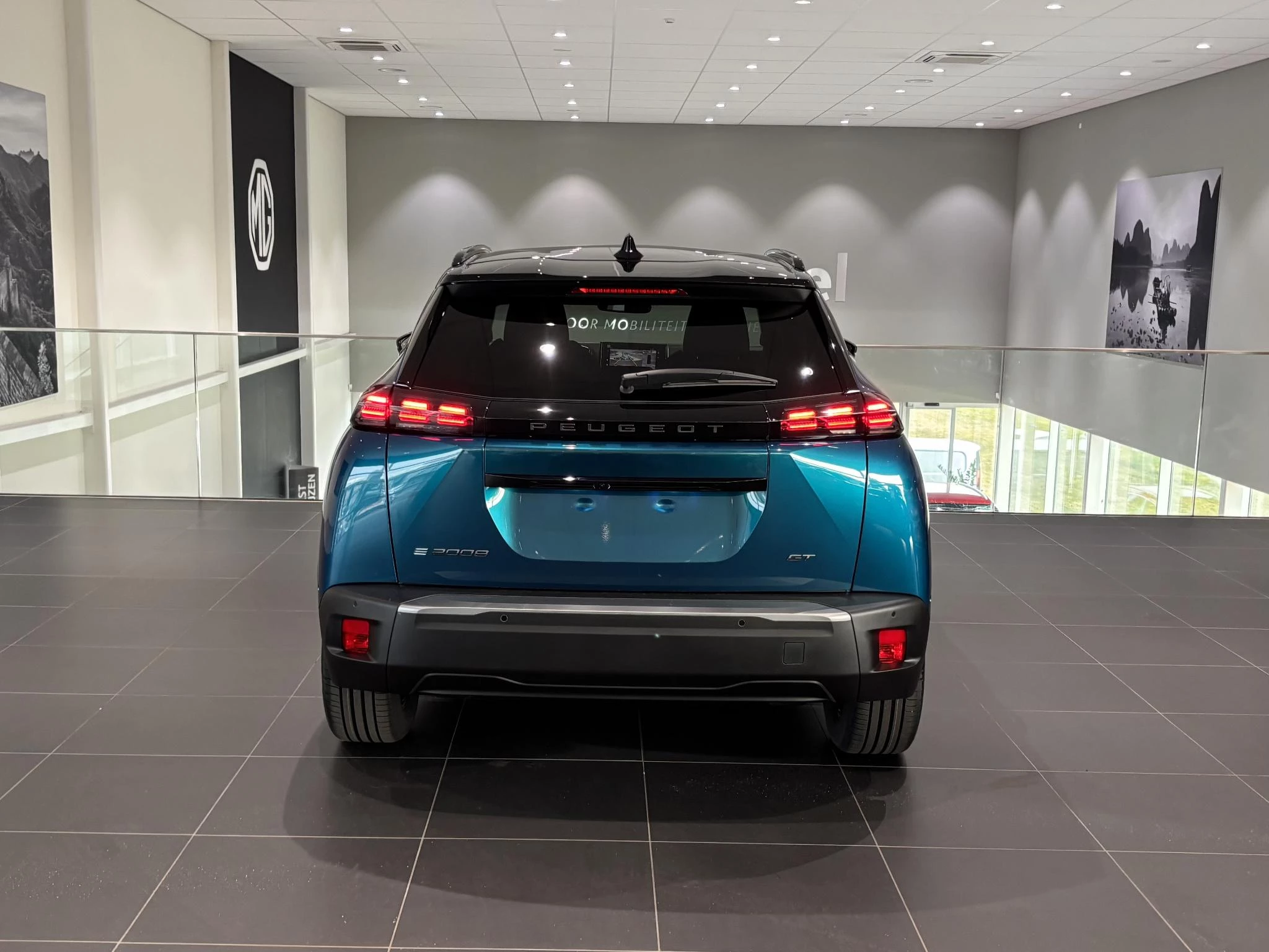 Peugeot-e-2008-image-3