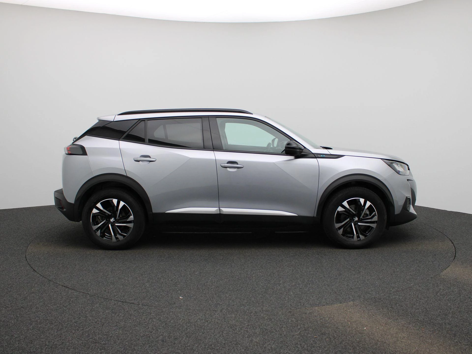 Peugeot e-2008
