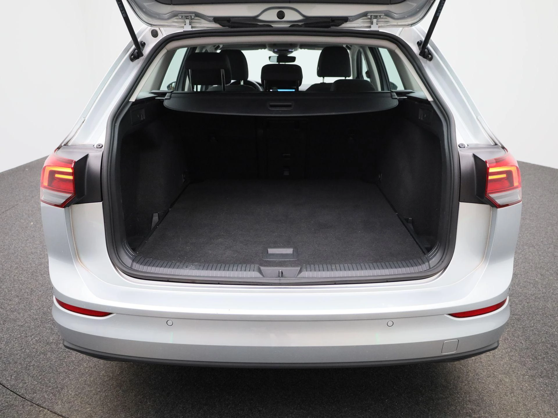 Volkswagen-Golf-image-9