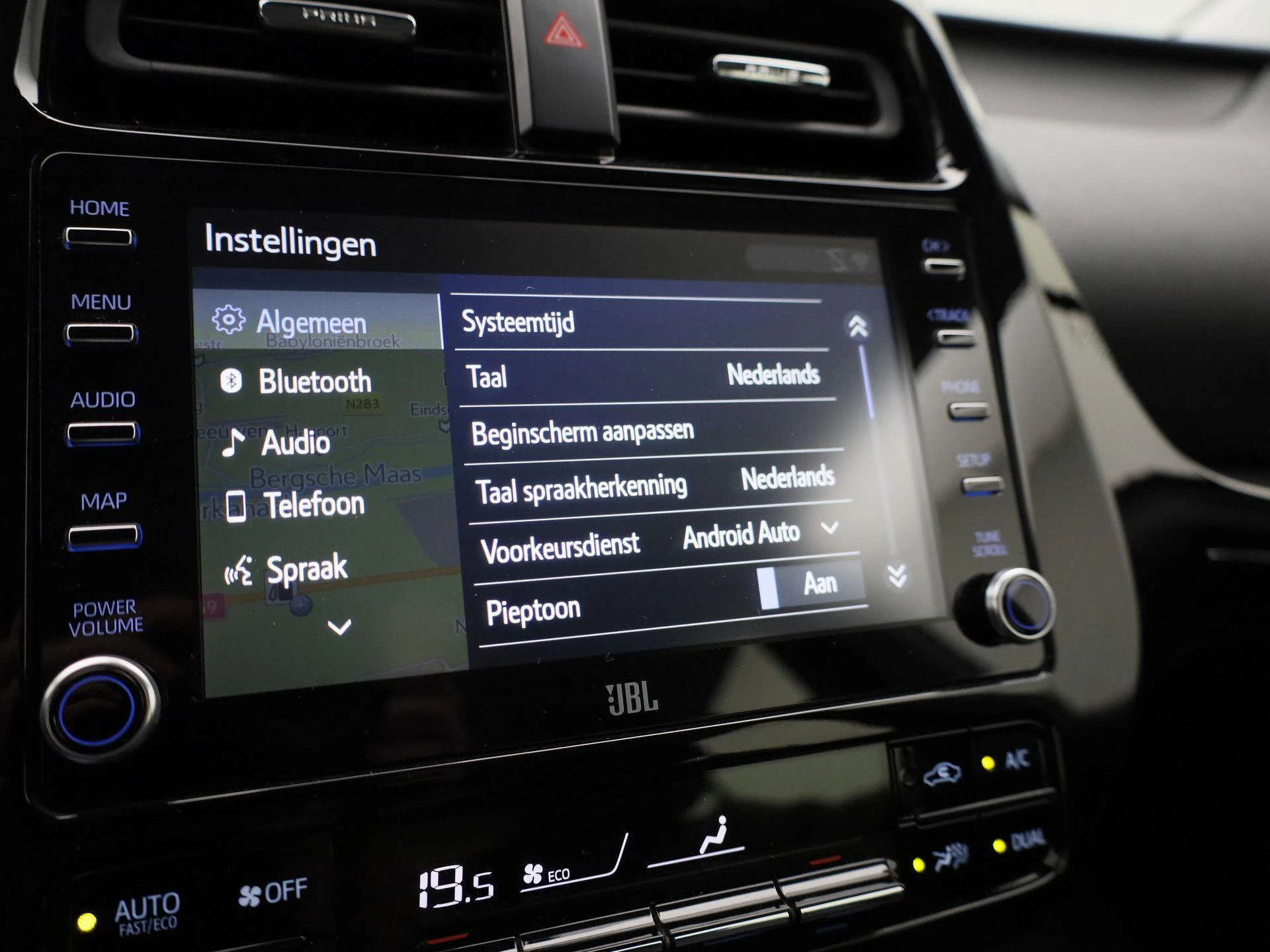 Toyota-Prius-image-28