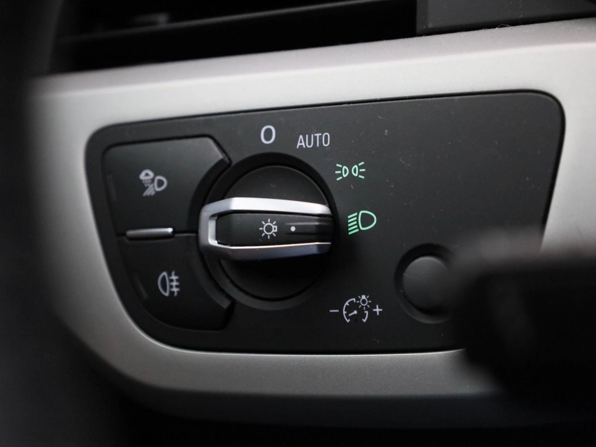Audi-A4-image-24