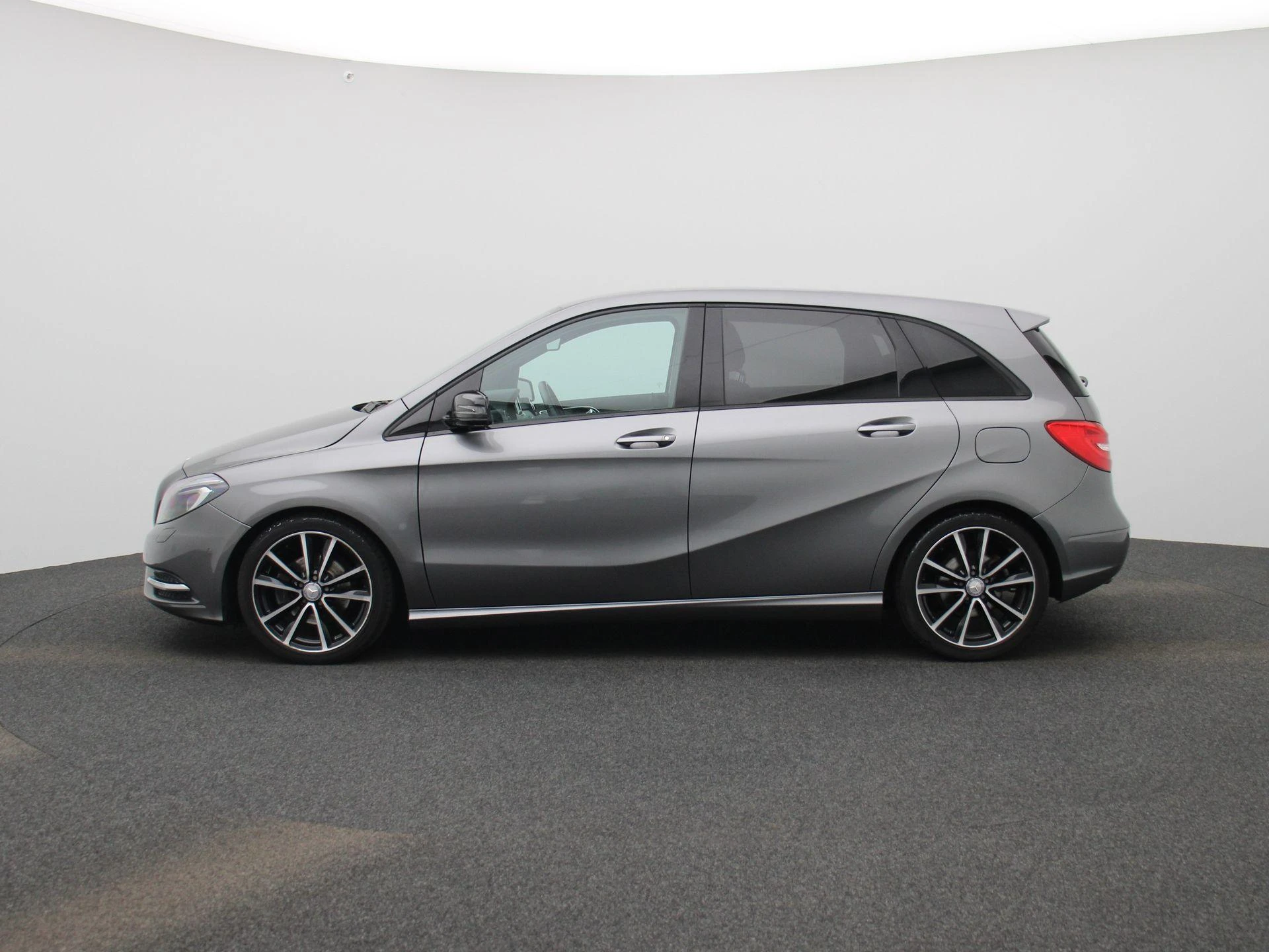 Mercedes-Benz-B-Klasse-image-3