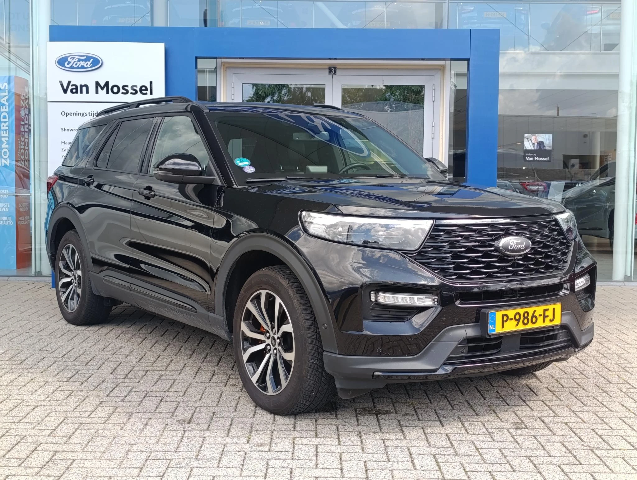 Ford-Explorer-image-1