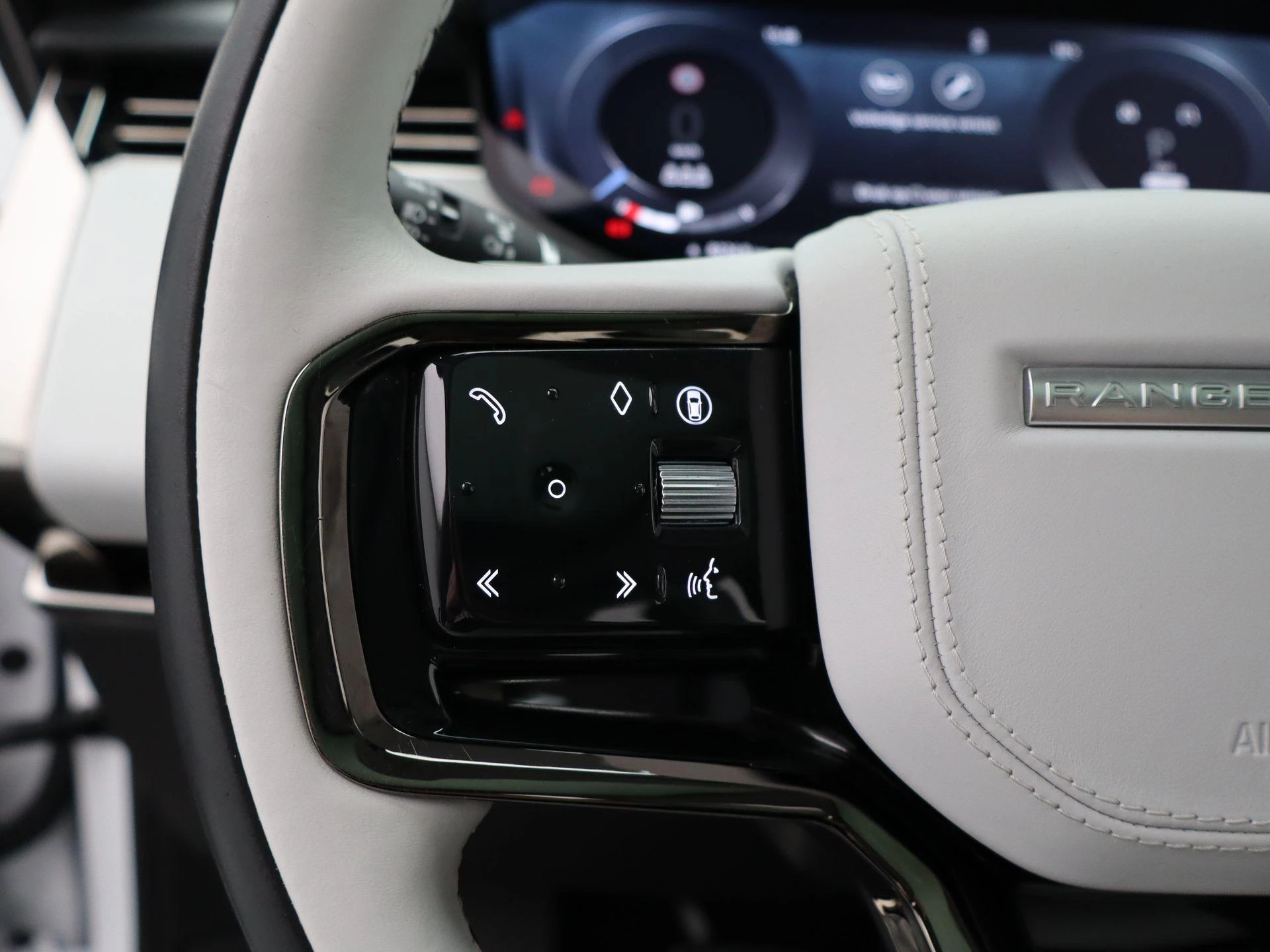 Land Rover-Range Rover Sport-image-18